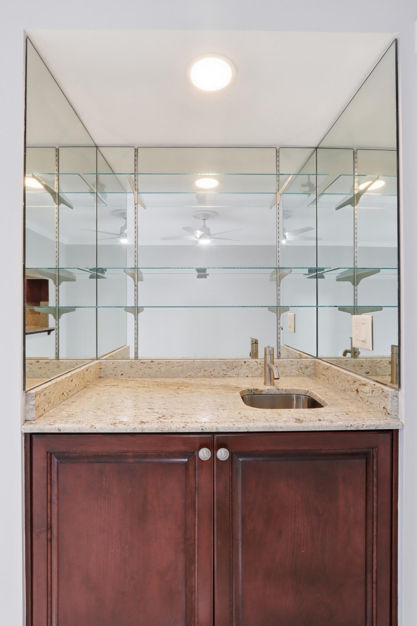 220 Lake #206, Palm Beach Shores FL 33404