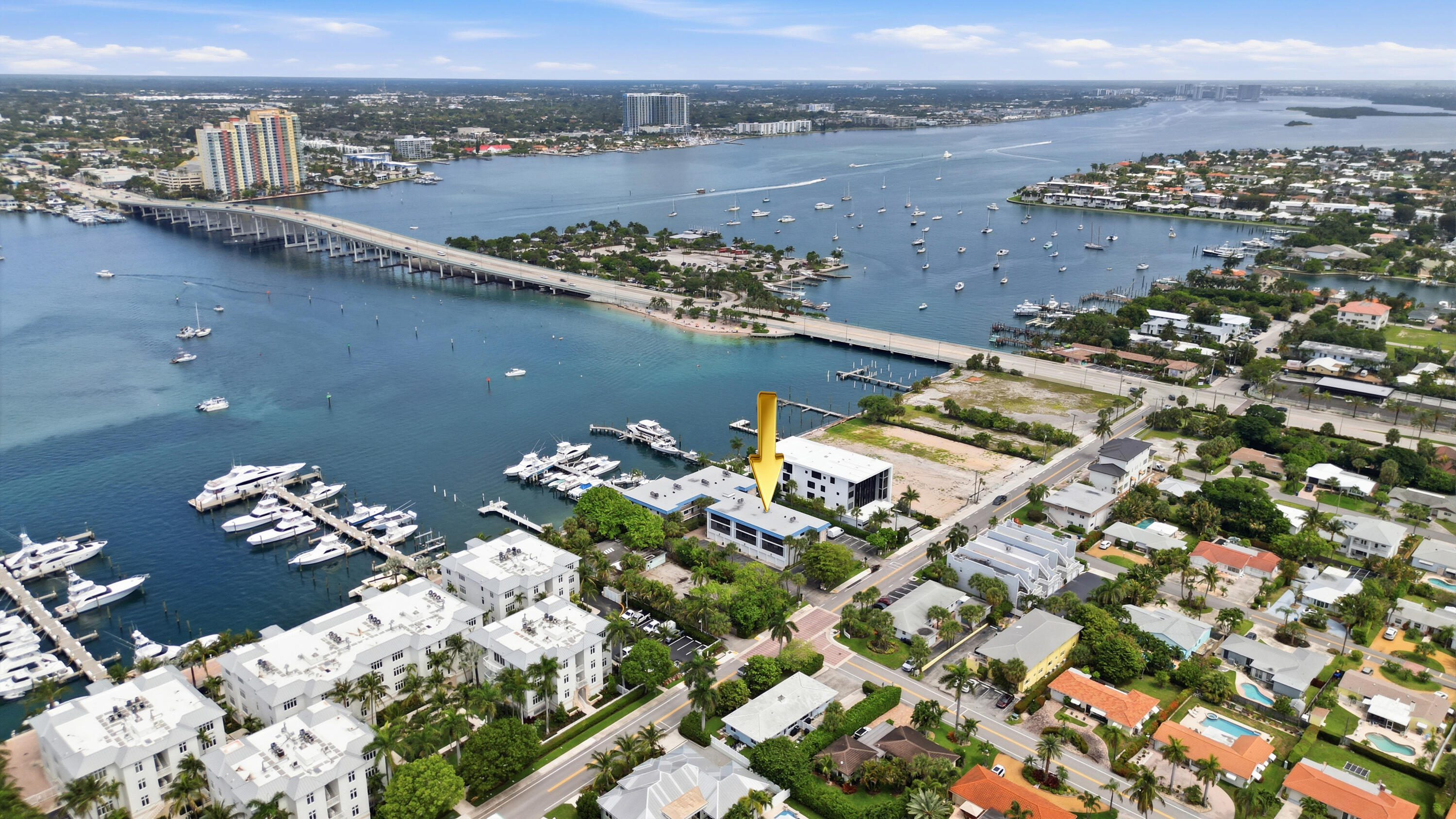 220 Lake #206, Palm Beach Shores FL 33404