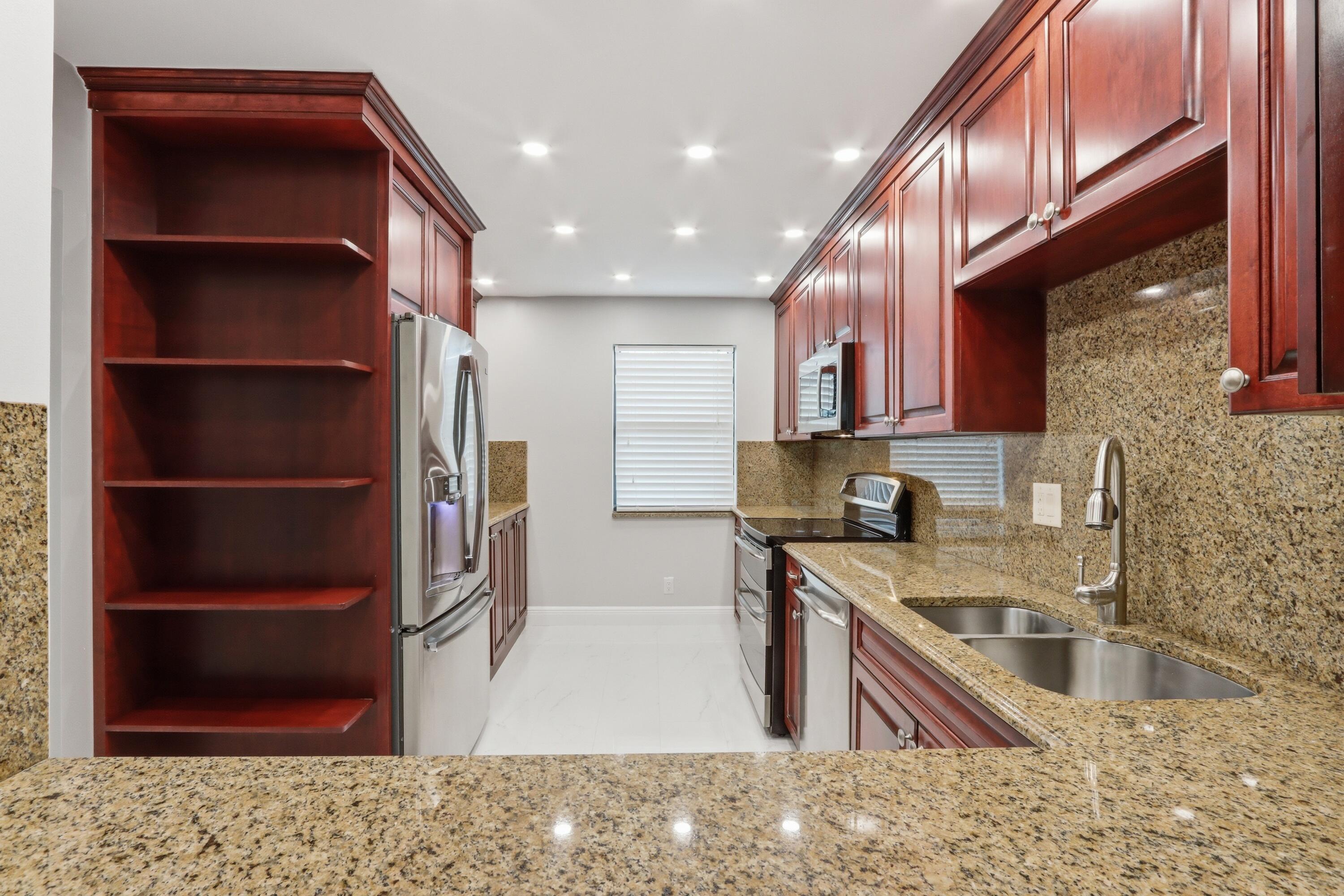 220 Lake #206, Palm Beach Shores FL 33404