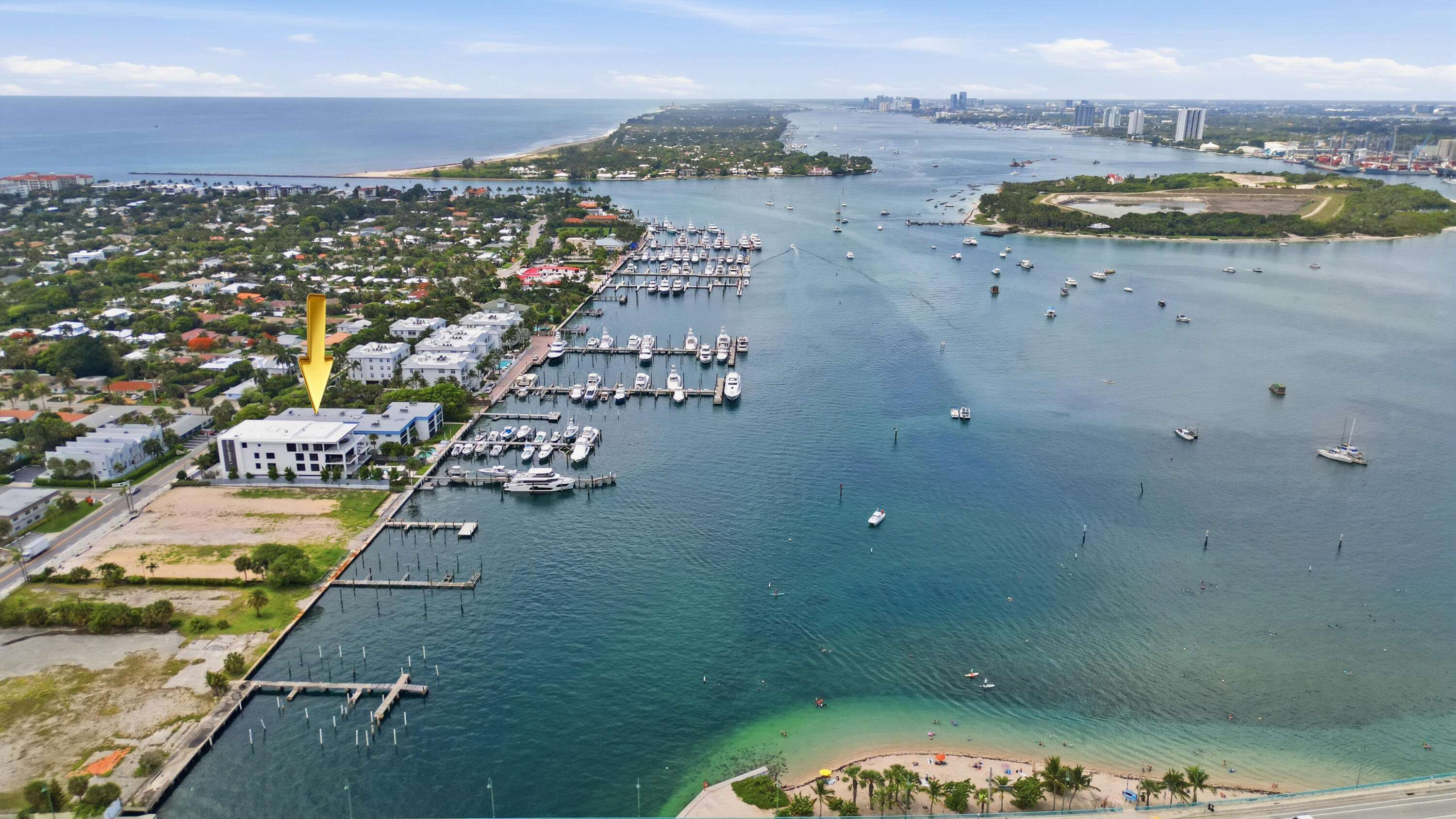 220 Lake #206, Palm Beach Shores FL 33404