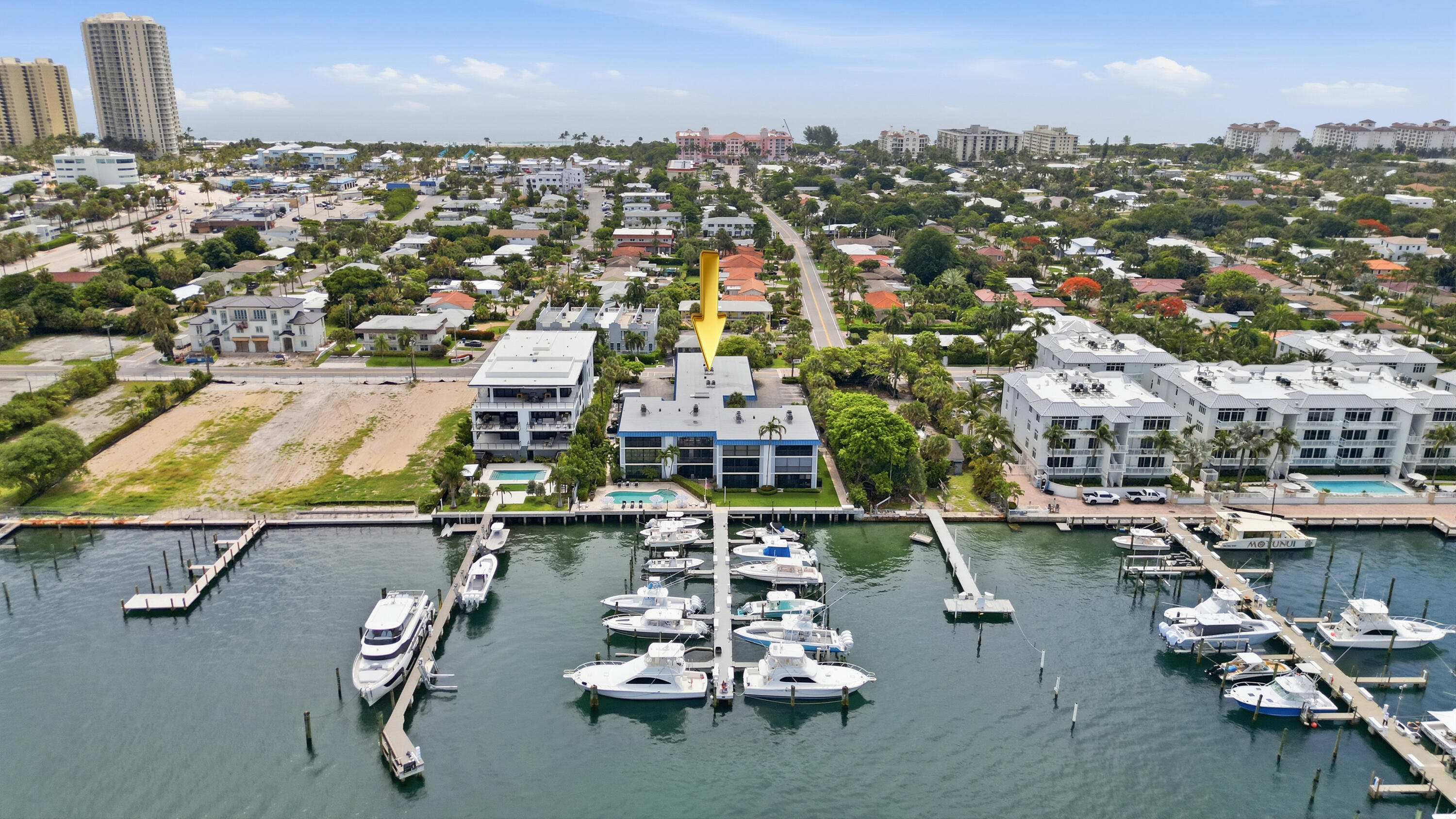 220 Lake #206, Palm Beach Shores FL 33404