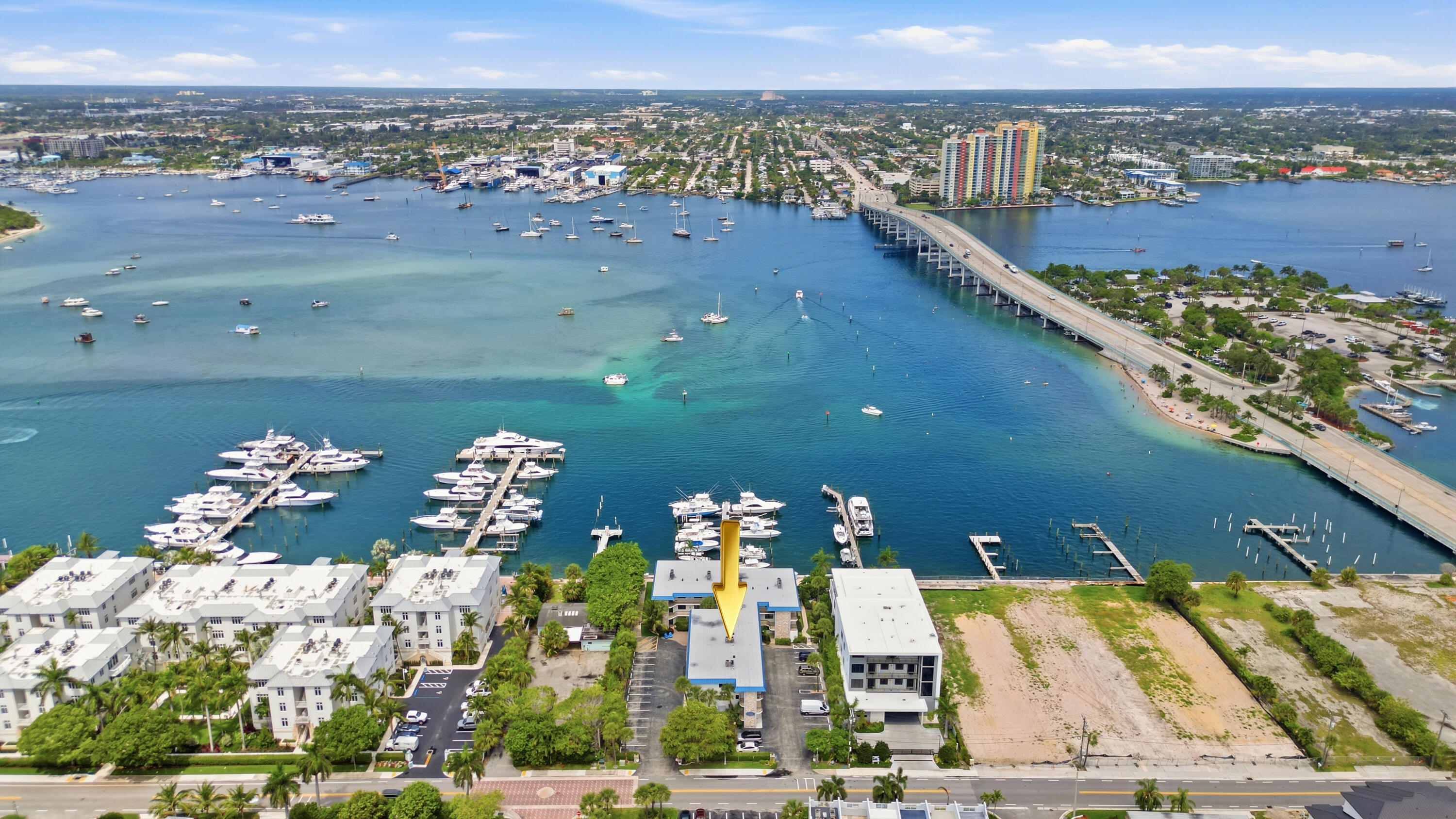 220 Lake #206, Palm Beach Shores FL 33404