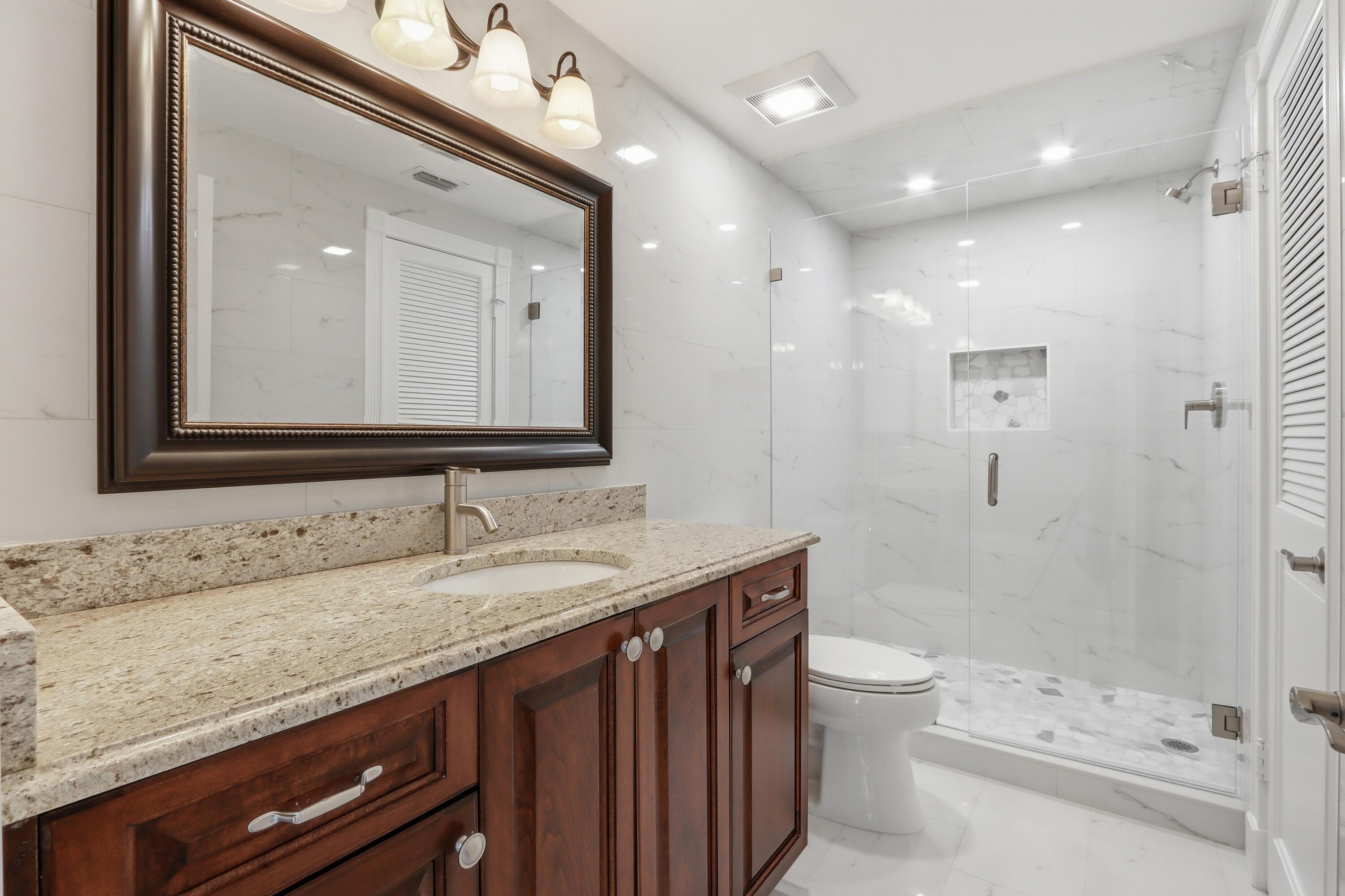 220 Lake #206, Palm Beach Shores FL 33404