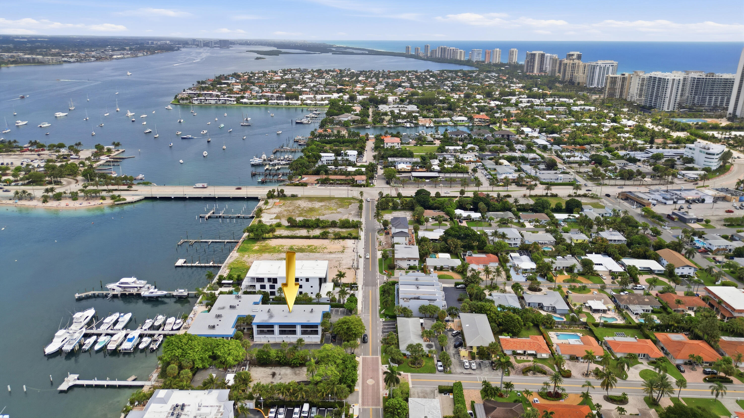 220 Lake #206, Palm Beach Shores FL 33404