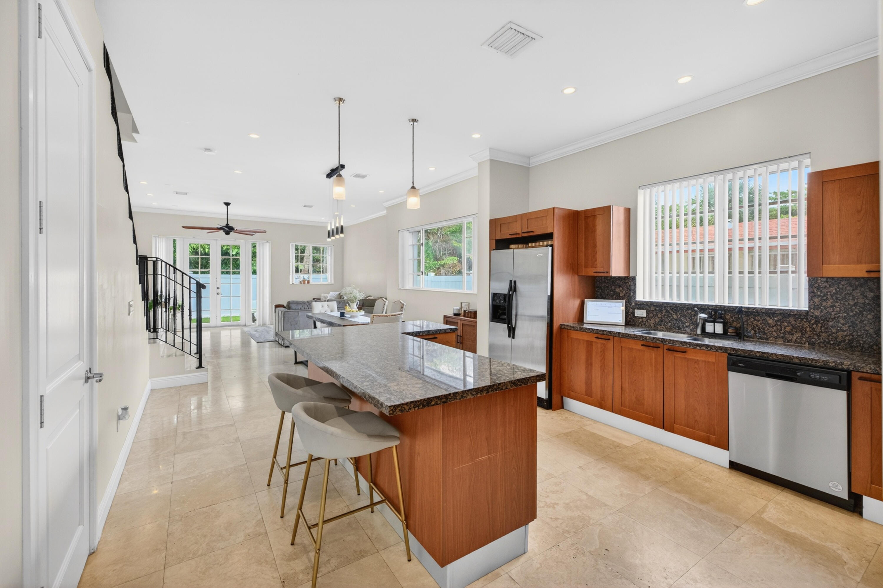 825 Sw 12th, Fort Lauderdale FL 33315