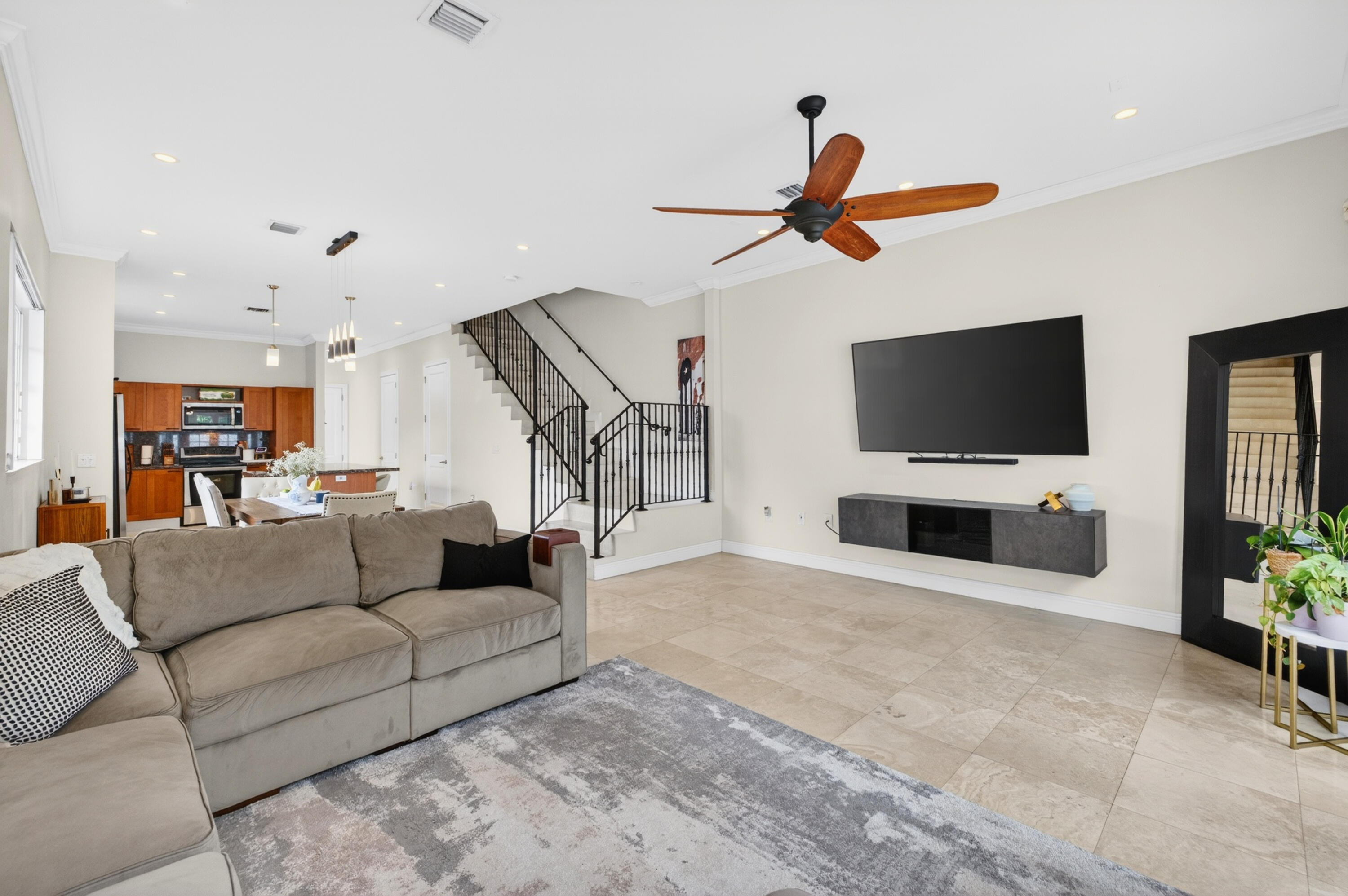 825 Sw 12th, Fort Lauderdale FL 33315