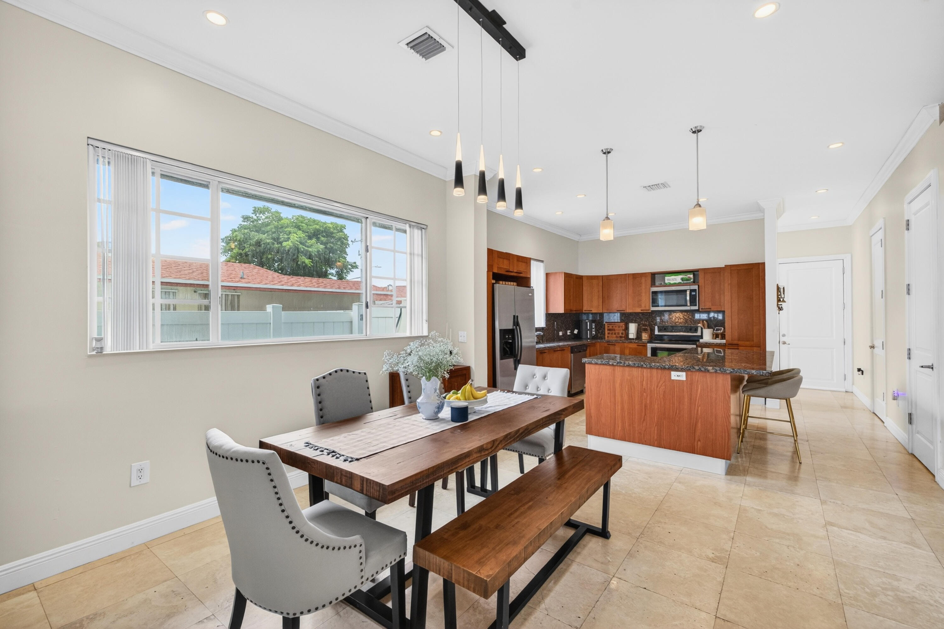 825 Sw 12th, Fort Lauderdale FL 33315