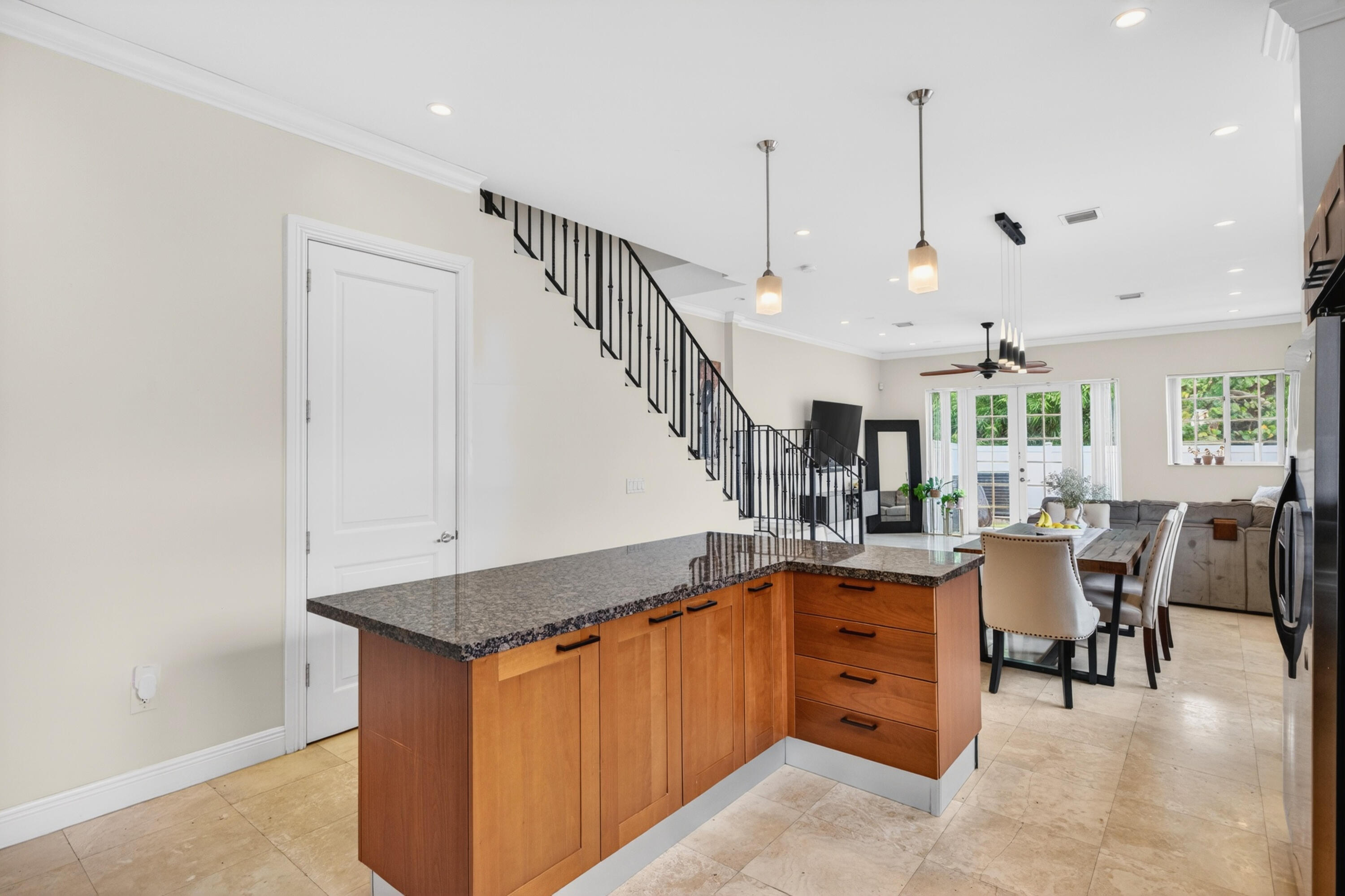 825 Sw 12th, Fort Lauderdale FL 33315