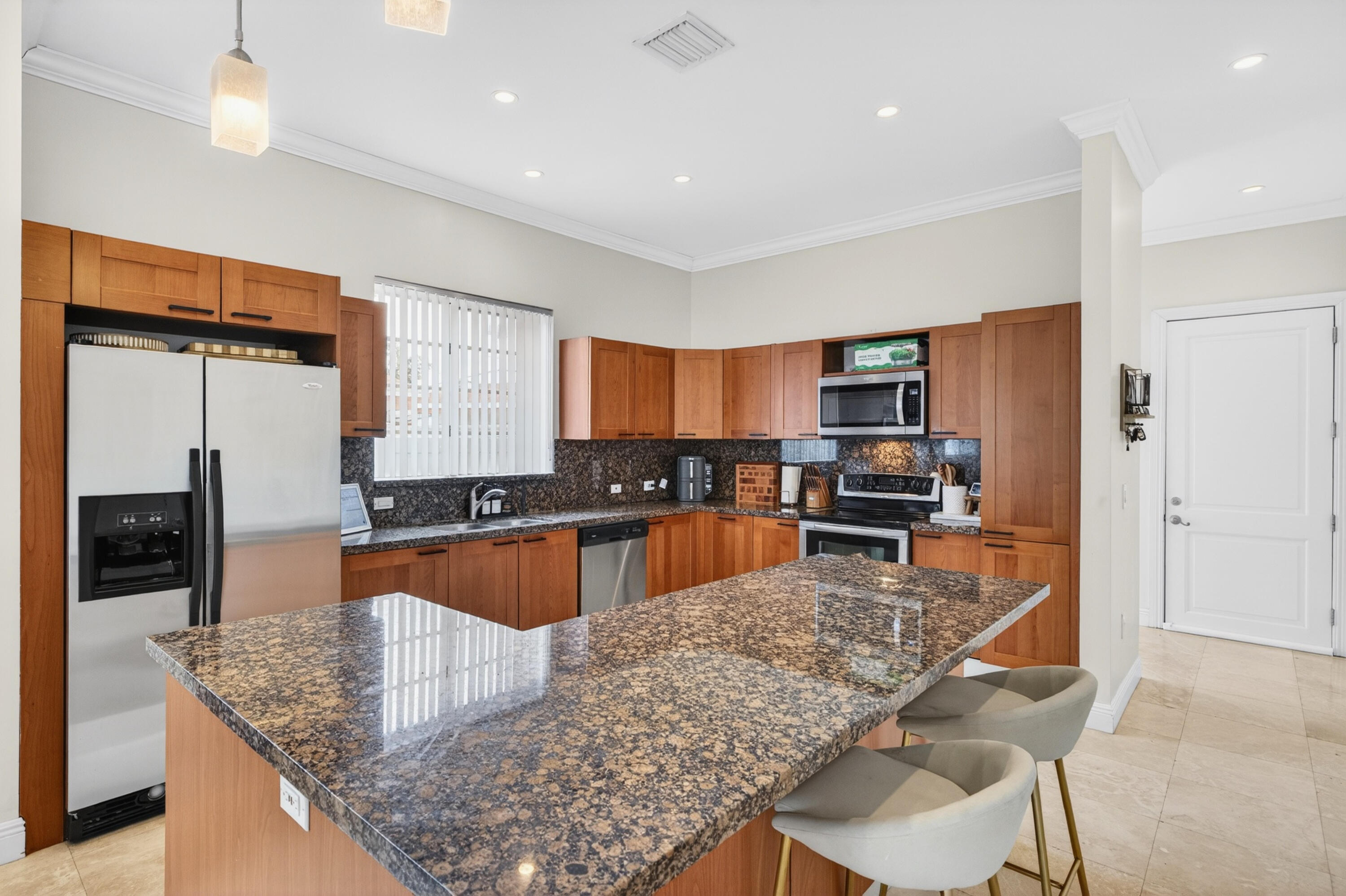 825 Sw 12th, Fort Lauderdale FL 33315