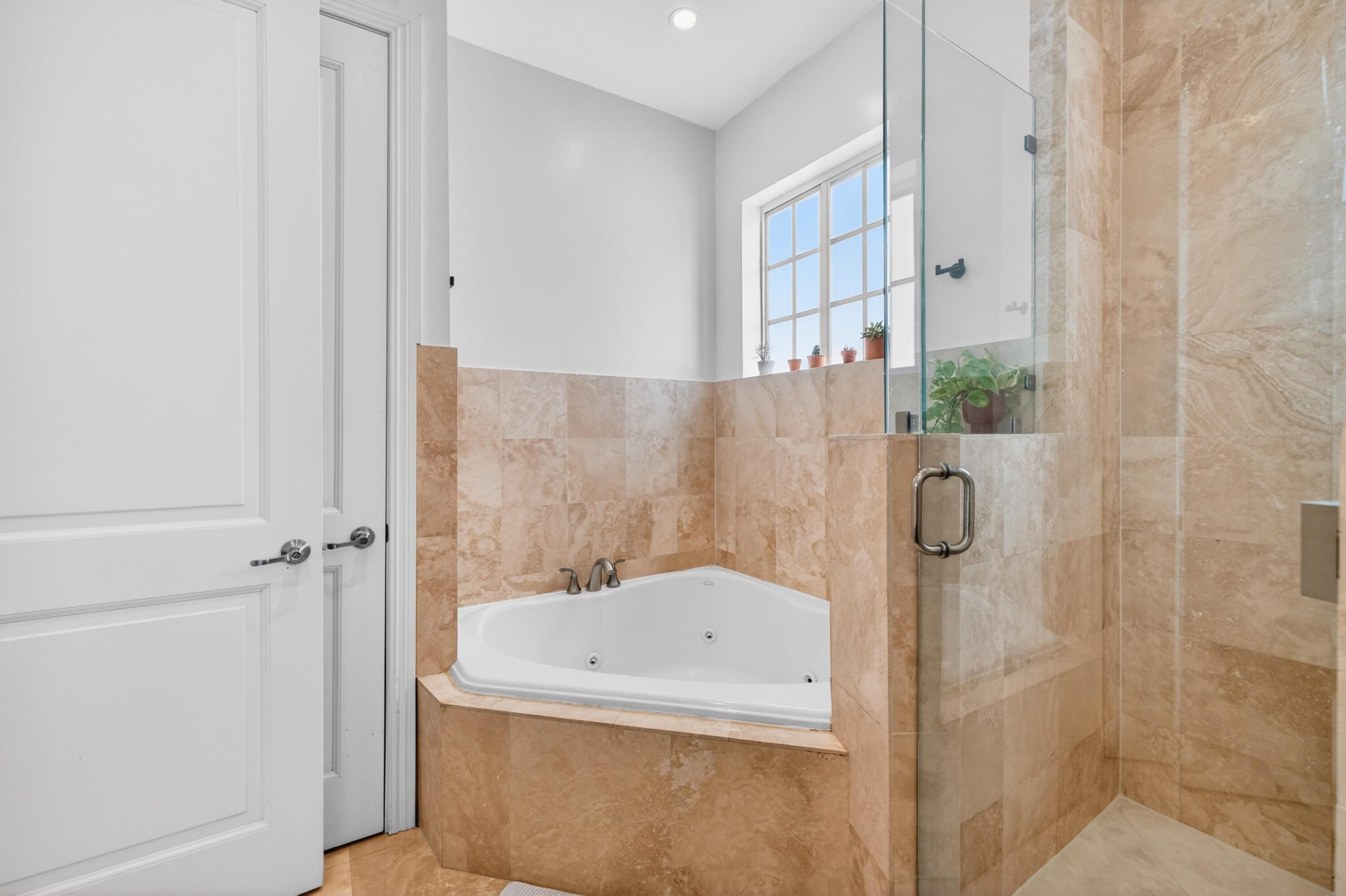 825 Sw 12th, Fort Lauderdale FL 33315