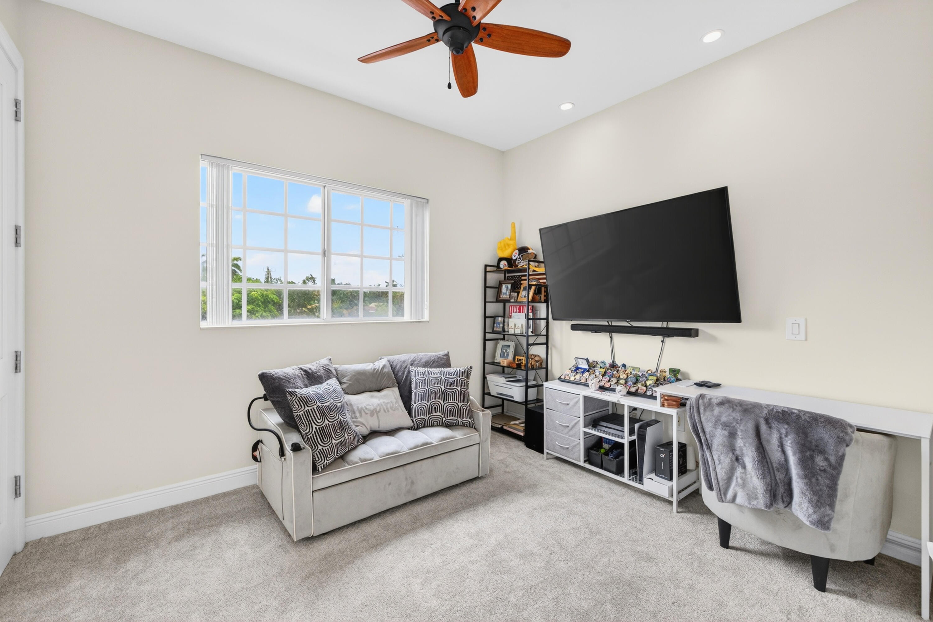 825 Sw 12th, Fort Lauderdale FL 33315