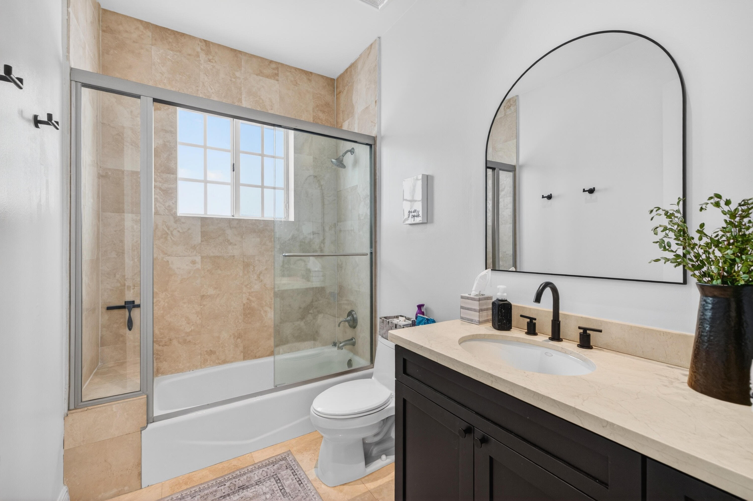 825 Sw 12th, Fort Lauderdale FL 33315