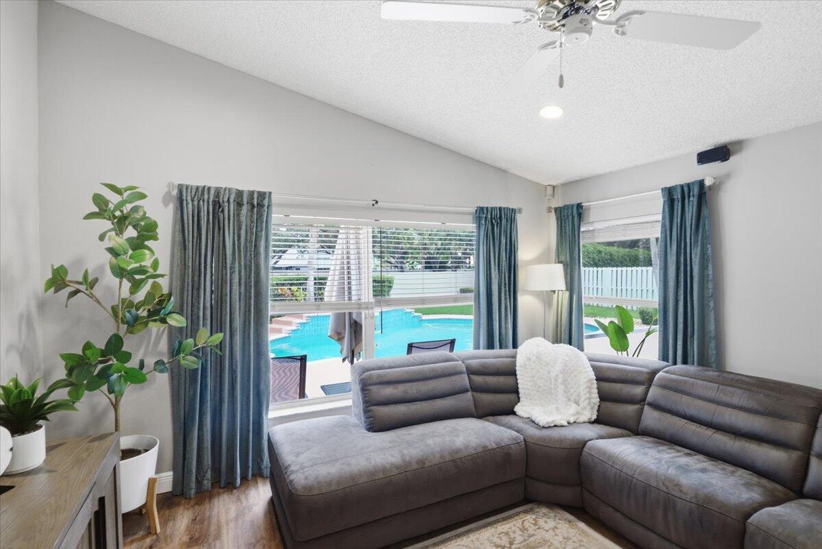 13149 NW 11th, Sunrise FL 33323