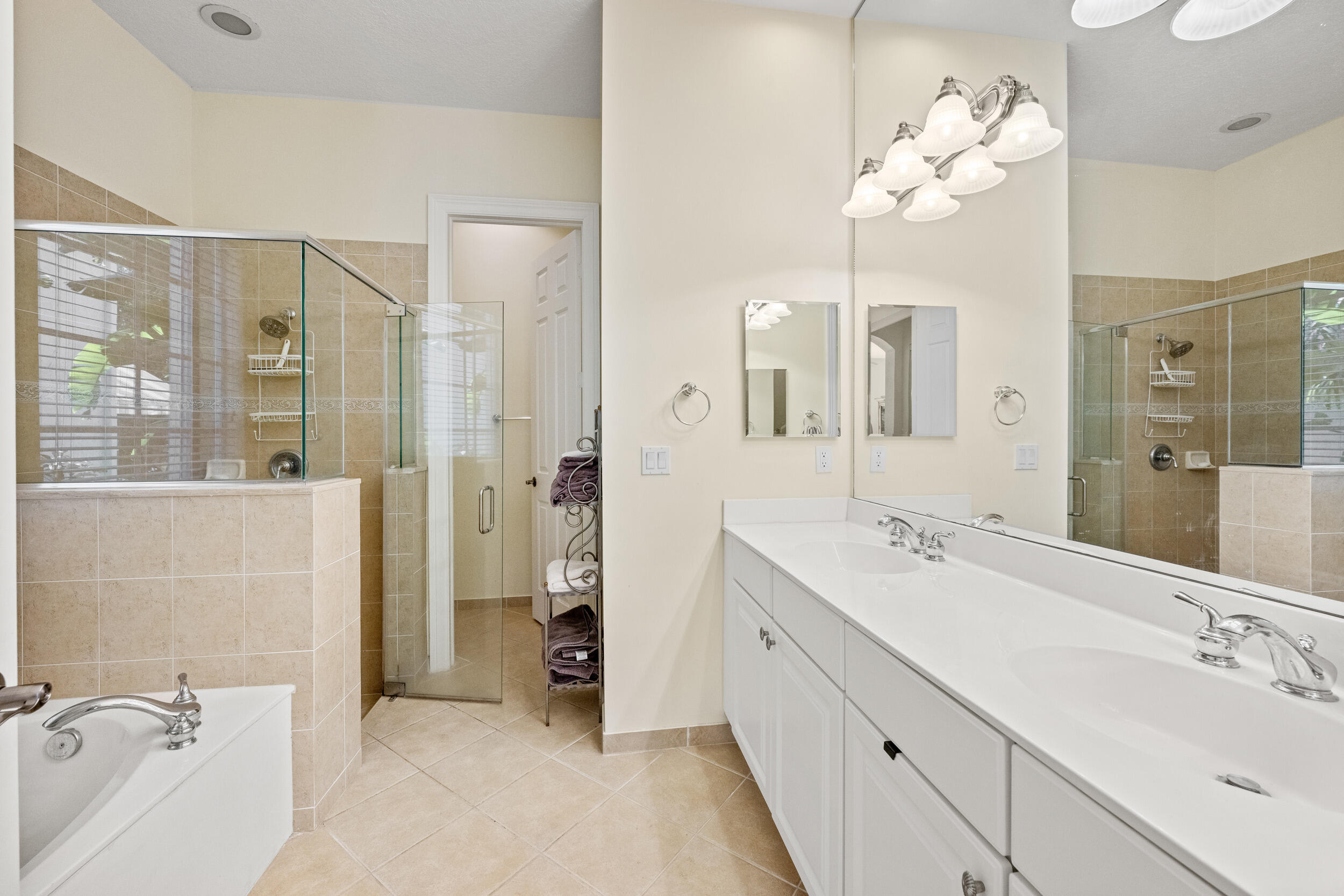 1043 Vintner, Palm Beach Gardens FL 33410