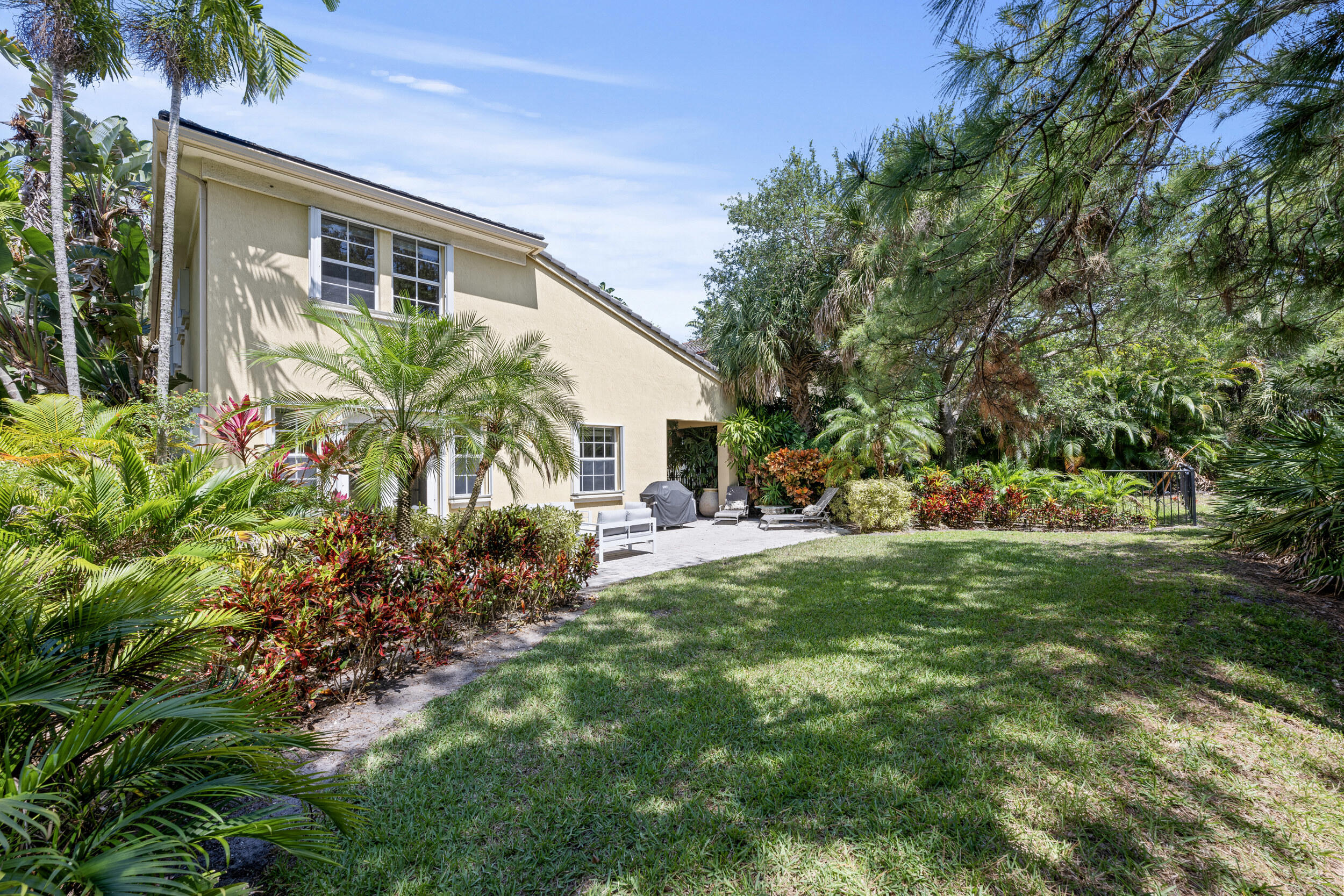 1043 Vintner, Palm Beach Gardens FL 33410