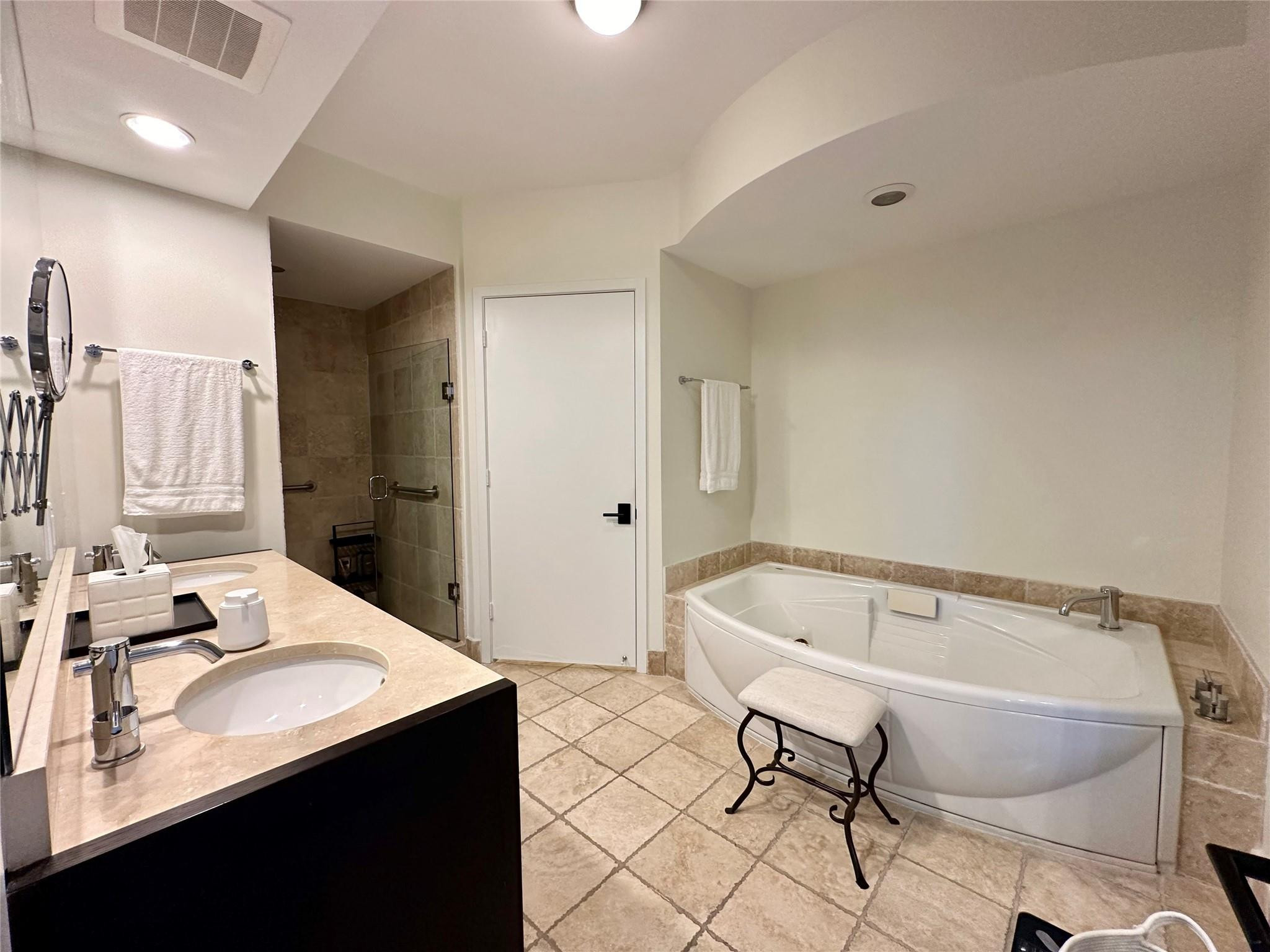 18201 Collins #1901, Sunny Isles Beach FL 33160