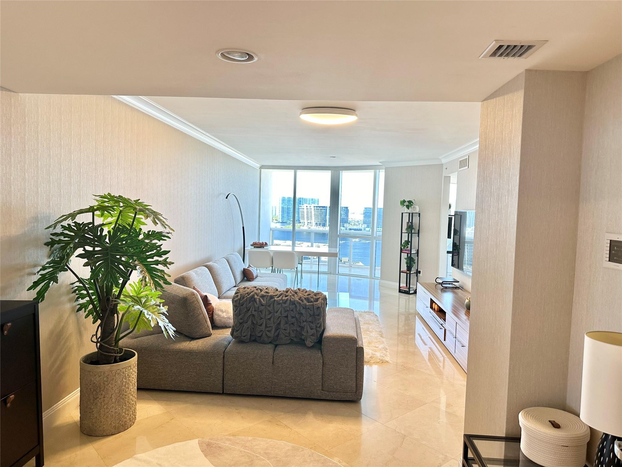 18201 Collins #1901, Sunny Isles Beach FL 33160