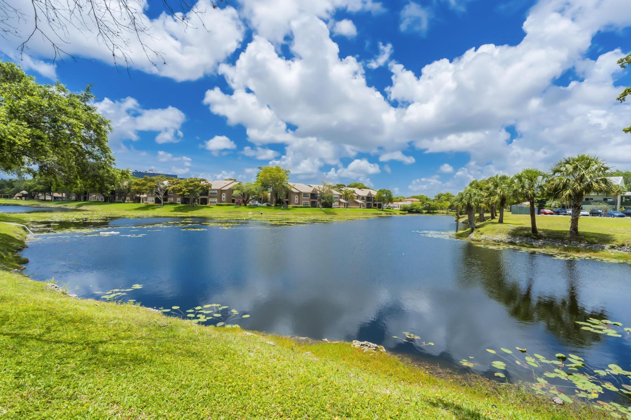 9000 NW 28th #1-204, Coral Springs FL 33065