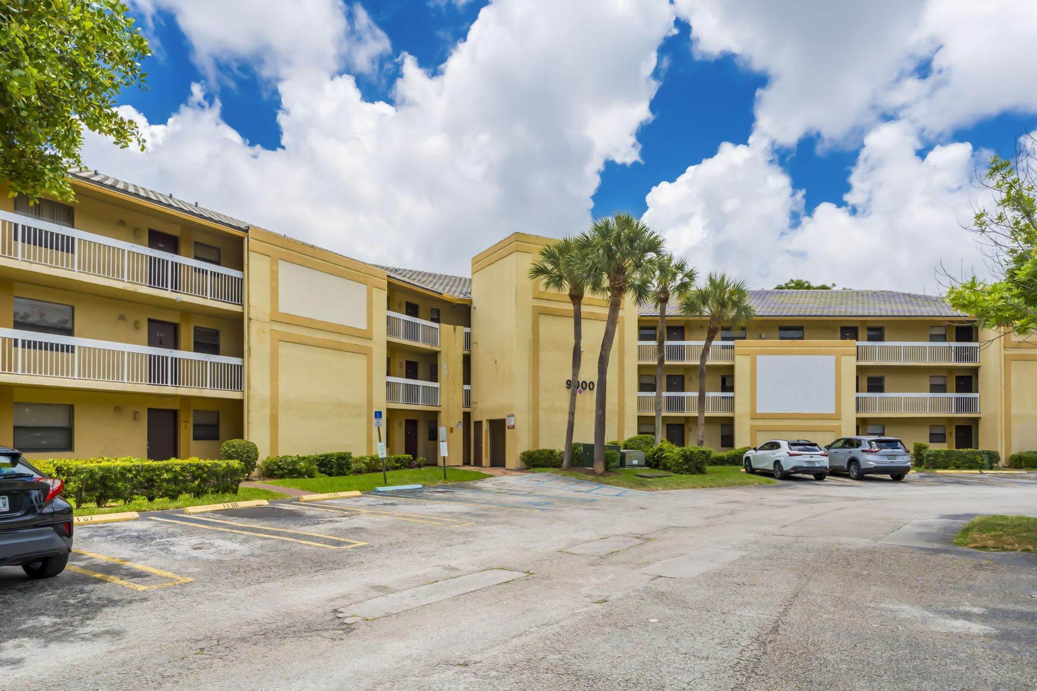 9000 NW 28th #1-204, Coral Springs FL 33065