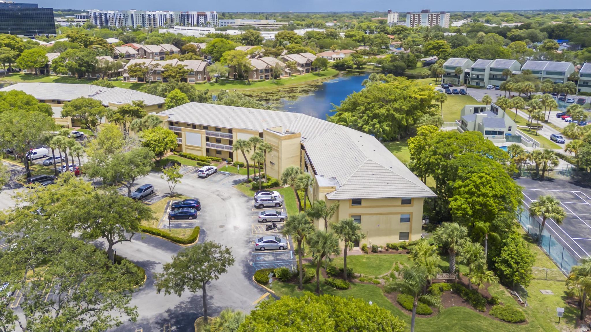 9000 NW 28th #1-204, Coral Springs FL 33065