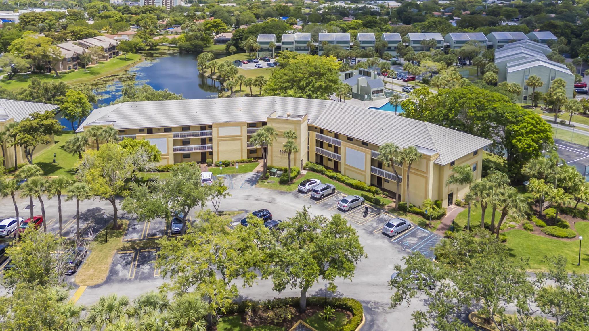 9000 NW 28th #1-204, Coral Springs FL 33065