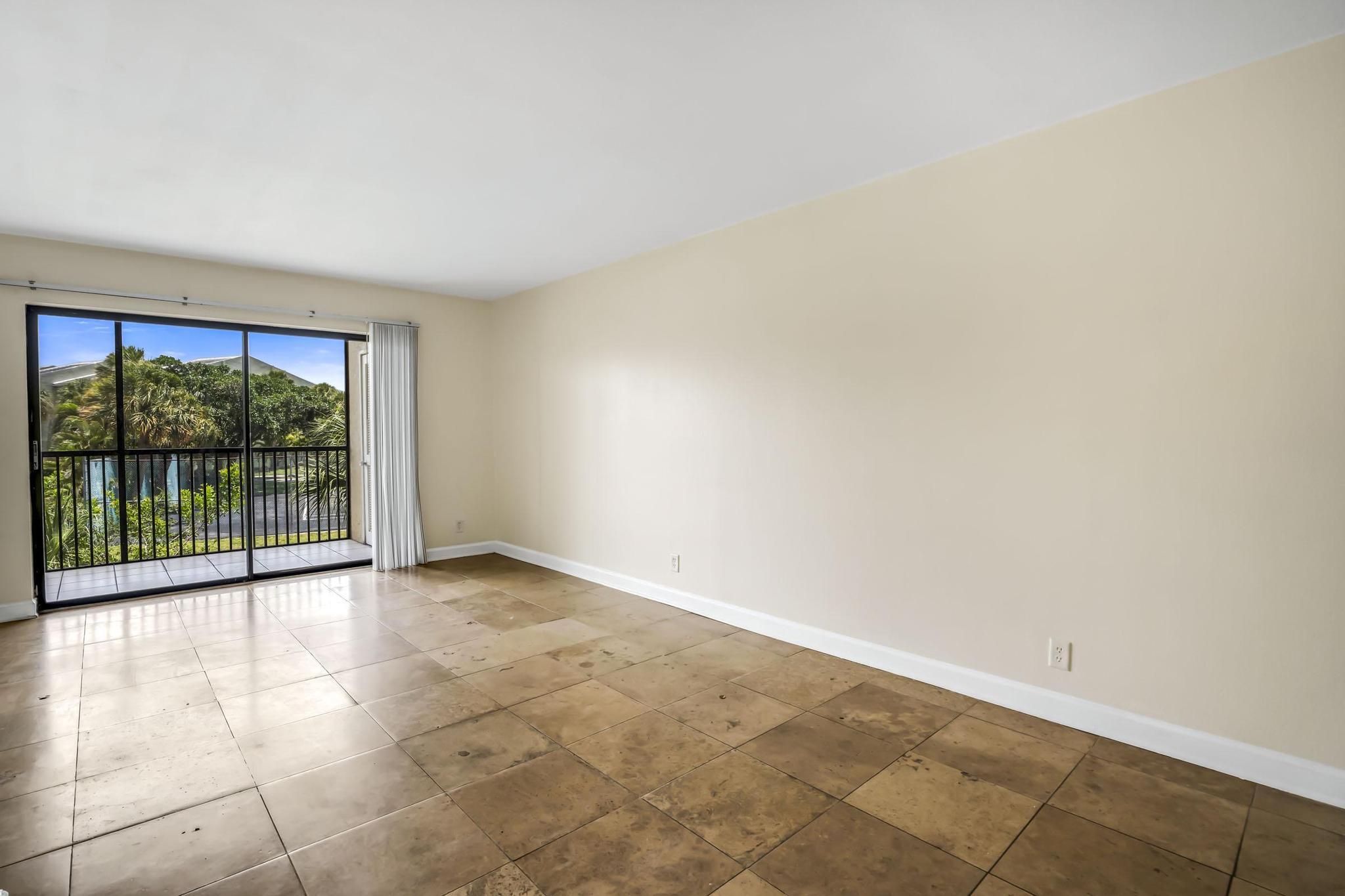 9000 NW 28th #1-204, Coral Springs FL 33065