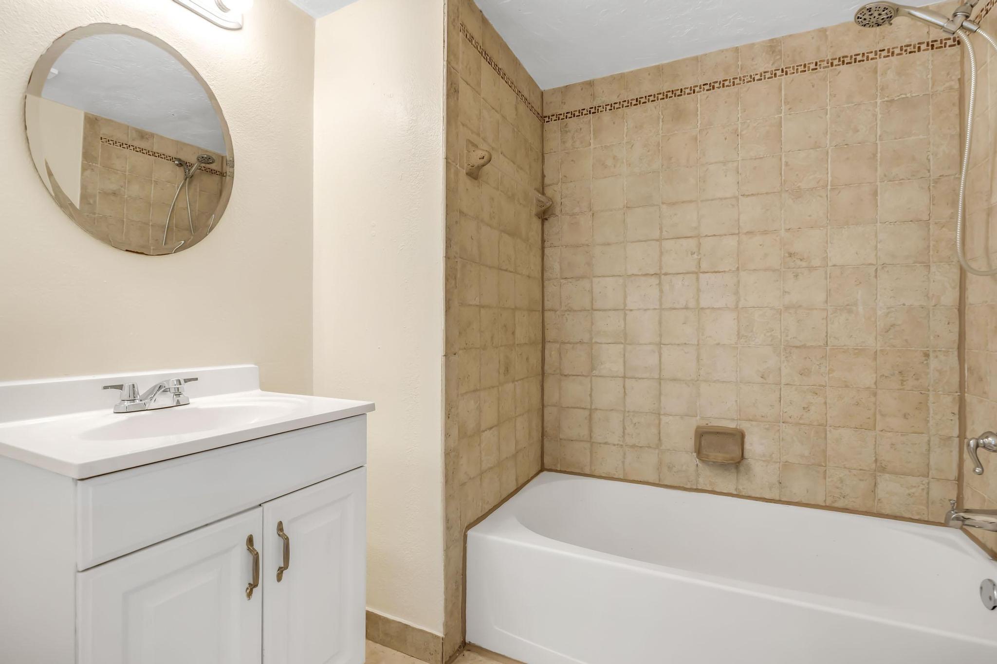9000 NW 28th #1-204, Coral Springs FL 33065