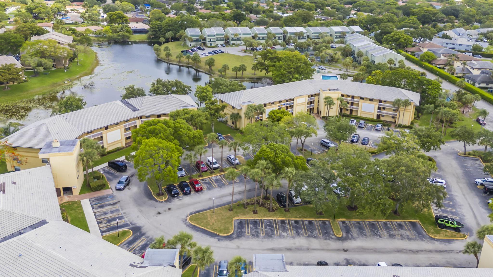 9000 NW 28th #1-204, Coral Springs FL 33065