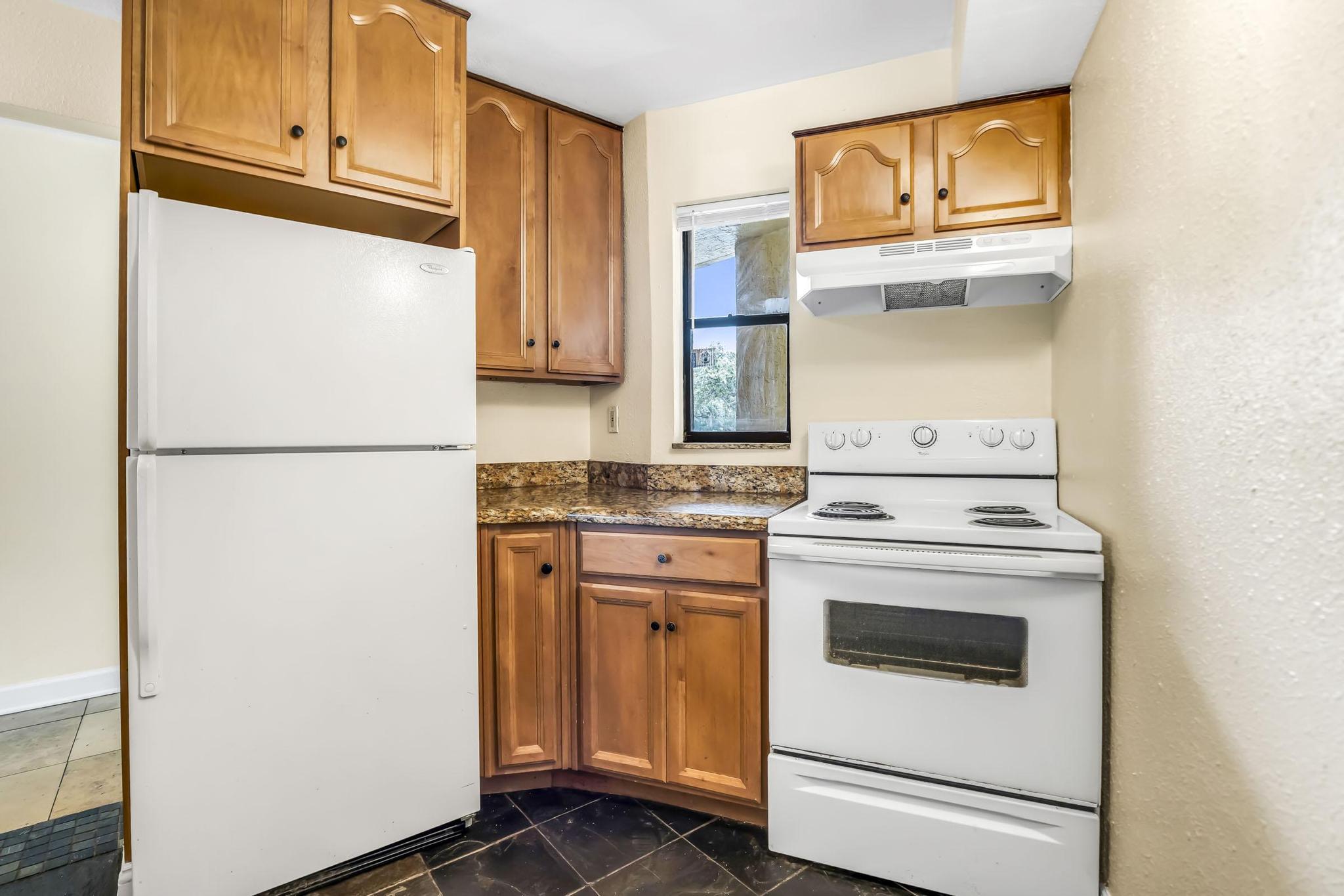 9000 NW 28th #1-204, Coral Springs FL 33065
