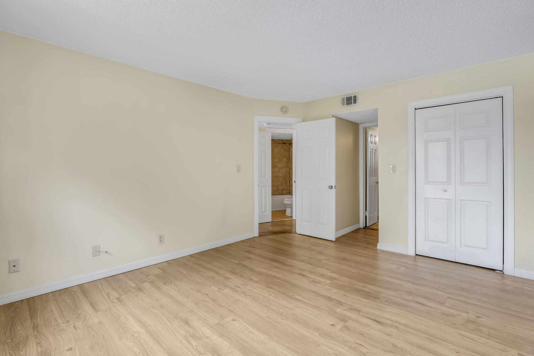 9000 NW 28th #1-204, Coral Springs FL 33065