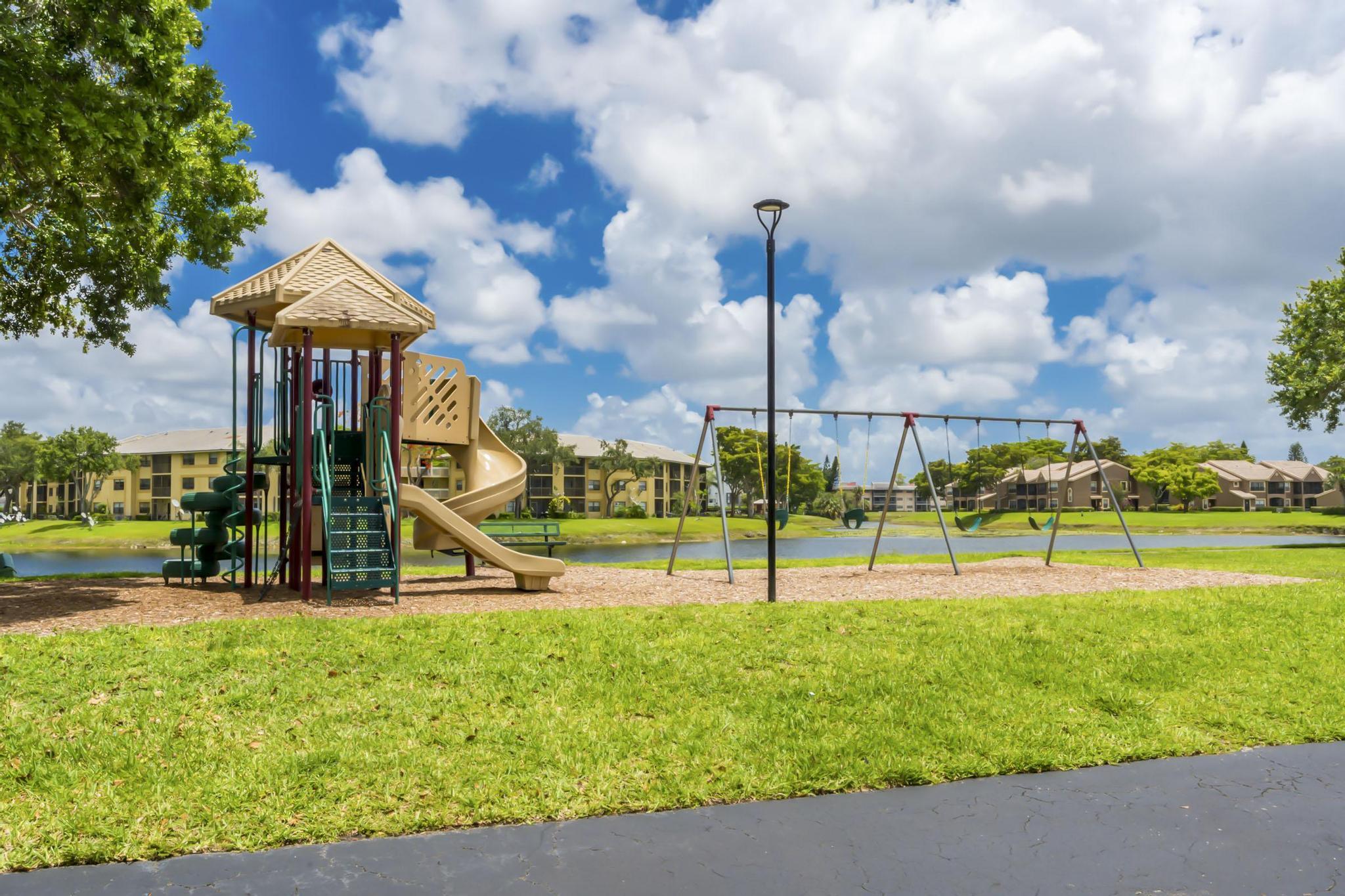 9000 NW 28th #1-204, Coral Springs FL 33065