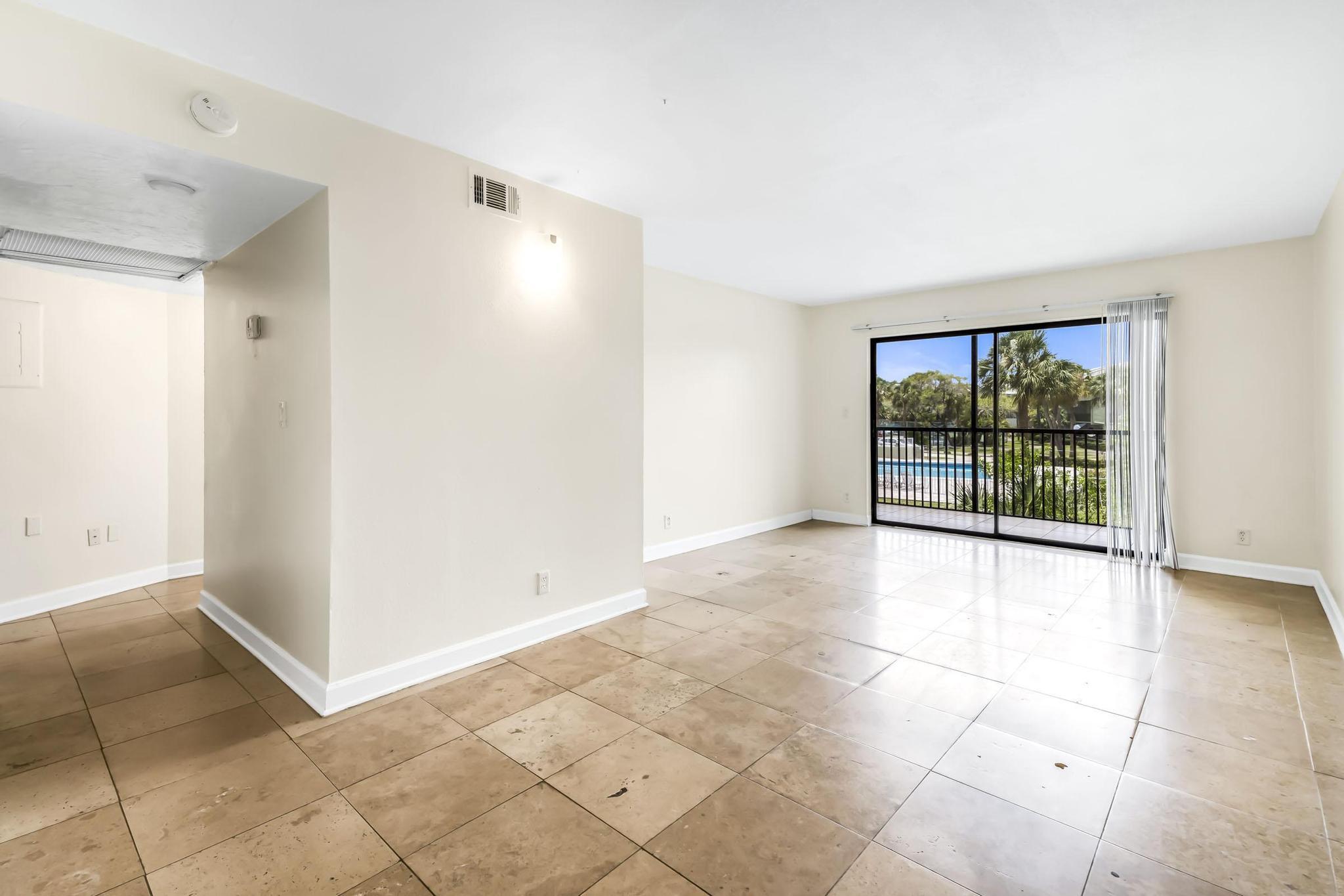 9000 NW 28th #1-204, Coral Springs FL 33065