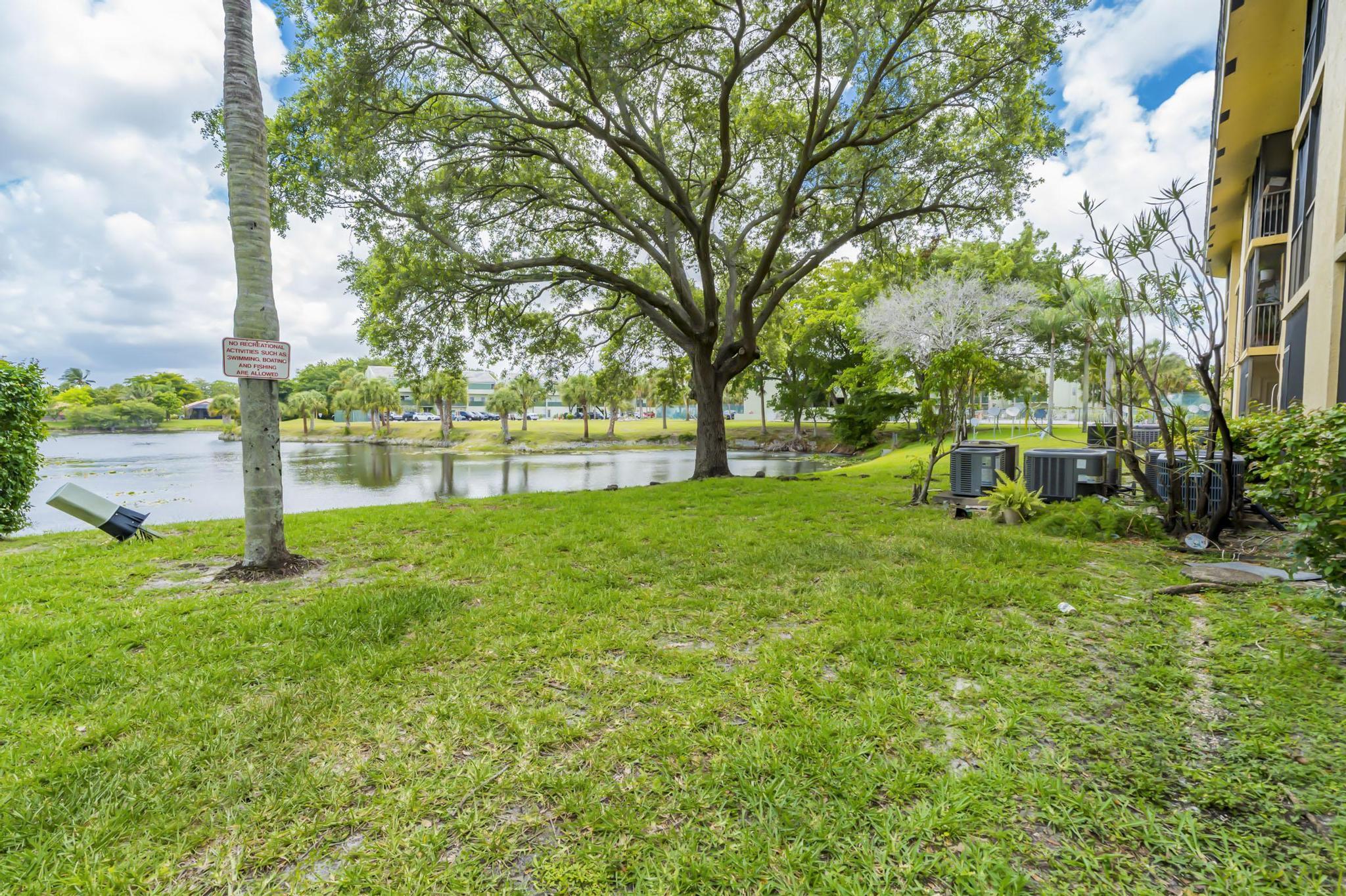 9000 NW 28th #1-204, Coral Springs FL 33065