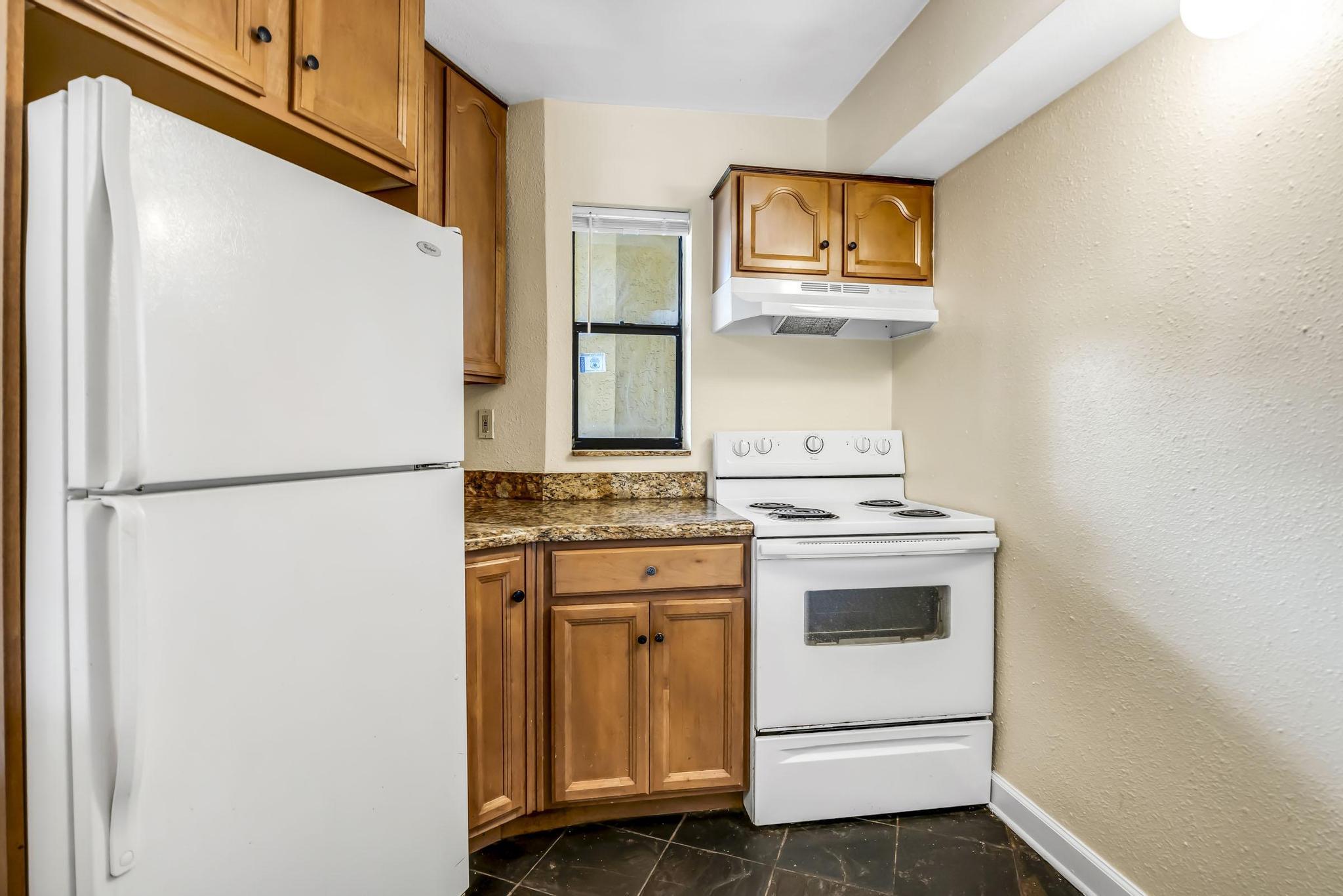 9000 NW 28th #1-204, Coral Springs FL 33065