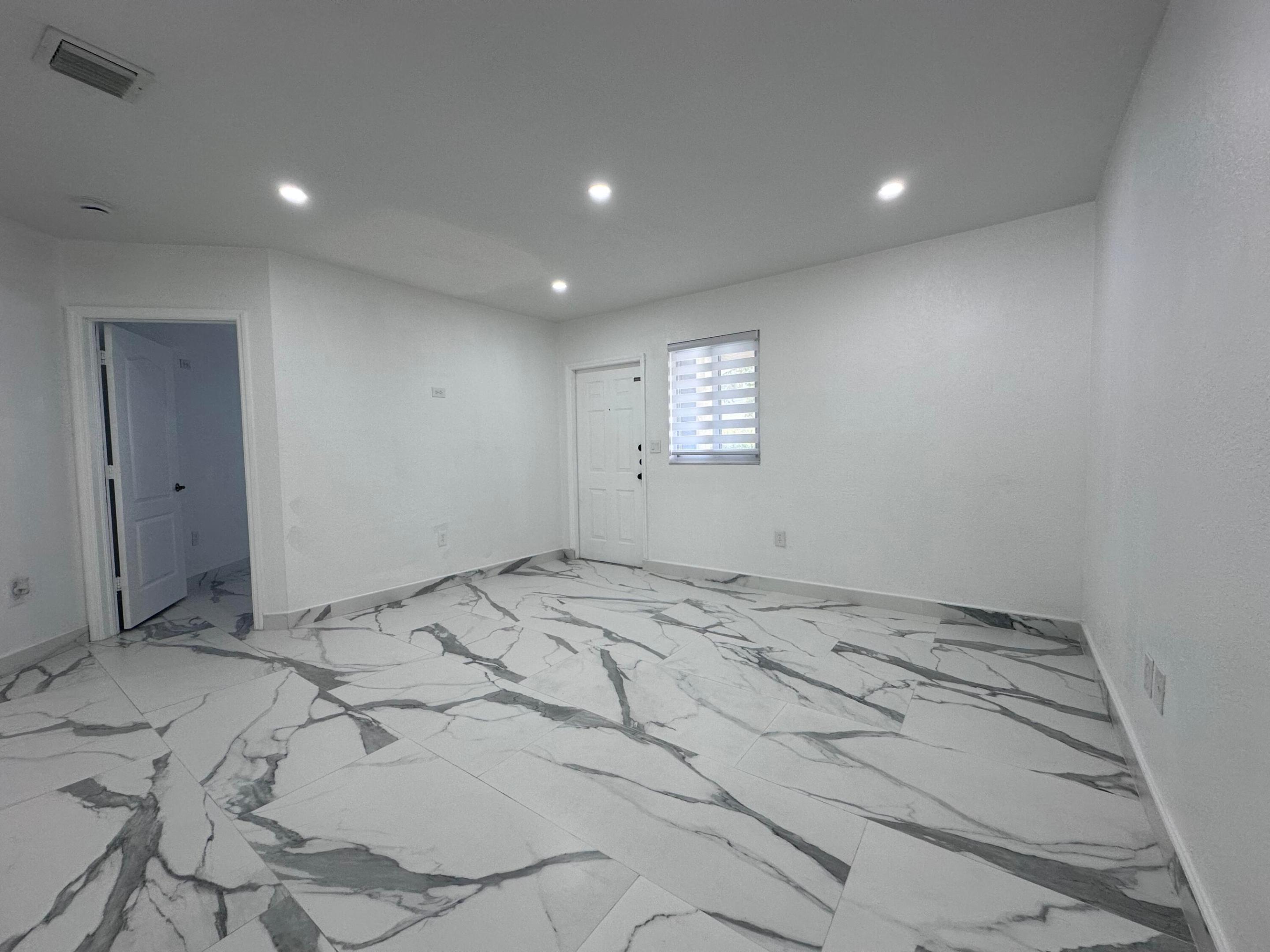 300 E 4th #103, Hialeah FL 33010