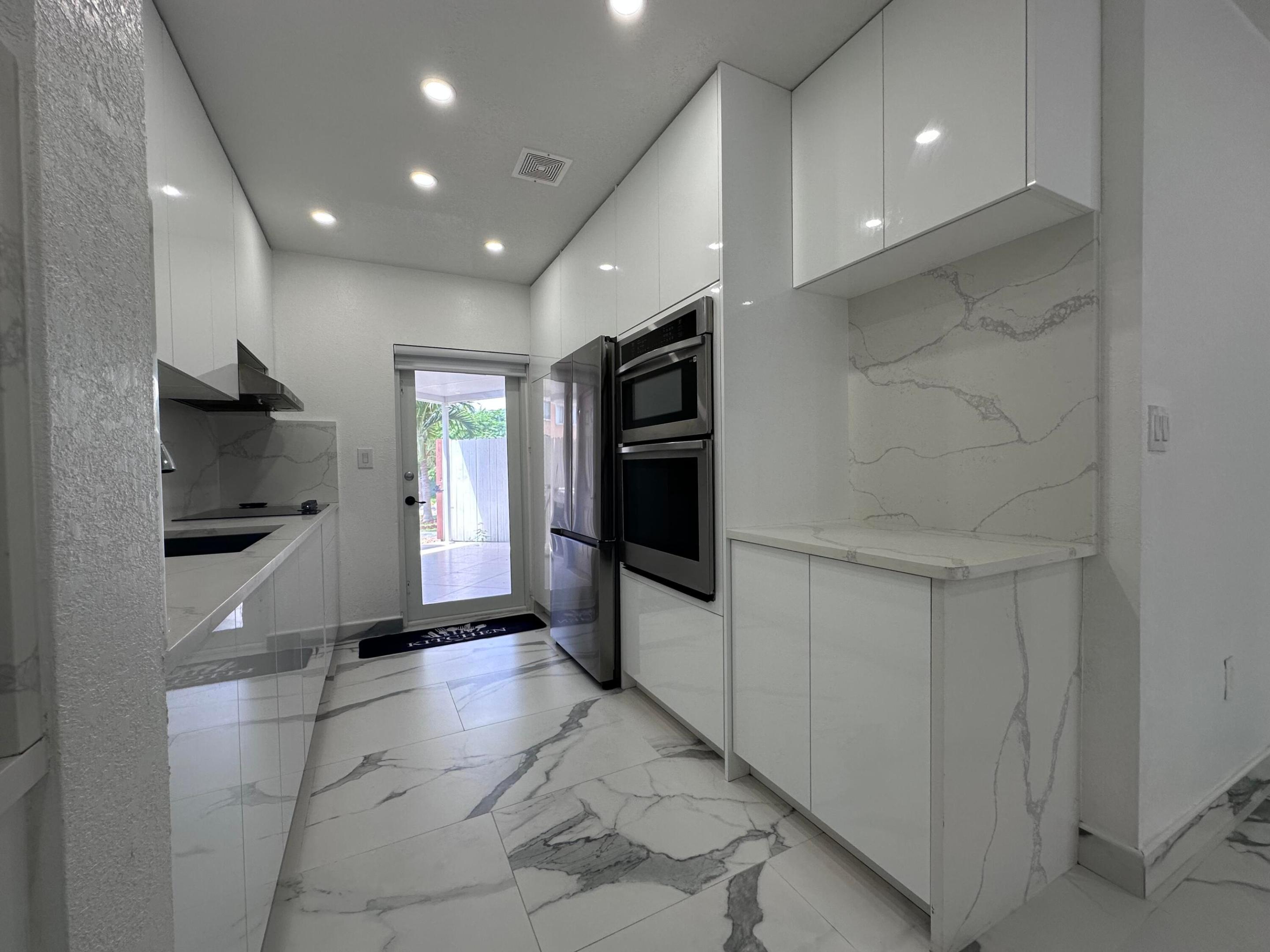 300 E 4th #103, Hialeah FL 33010