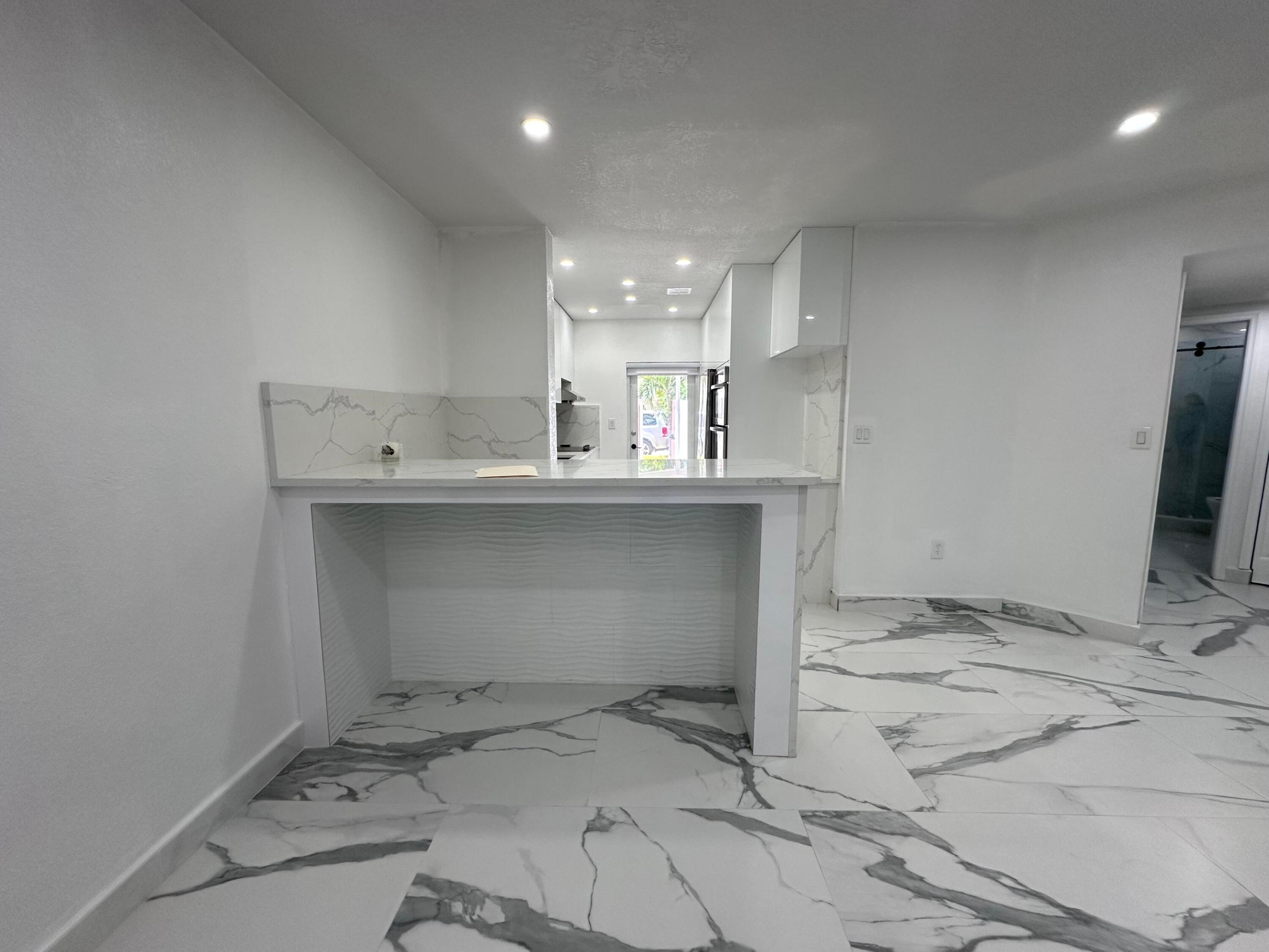 300 E 4th #103, Hialeah FL 33010