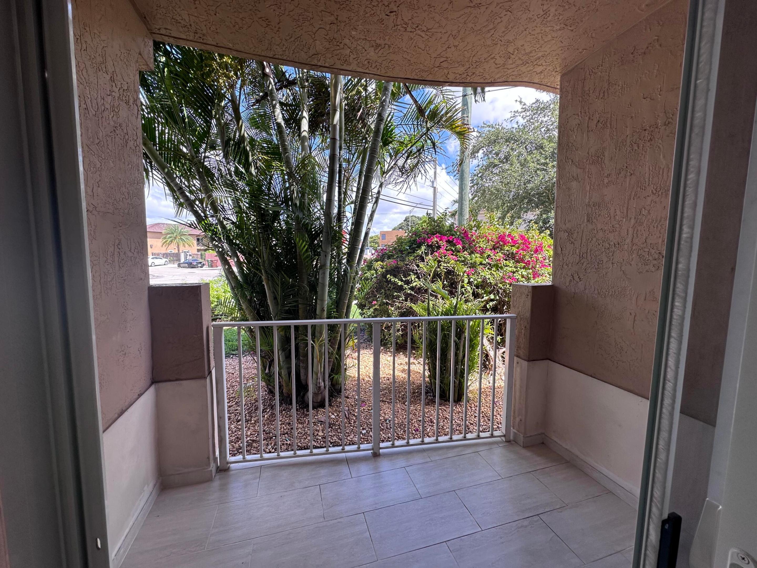 300 E 4th #103, Hialeah FL 33010