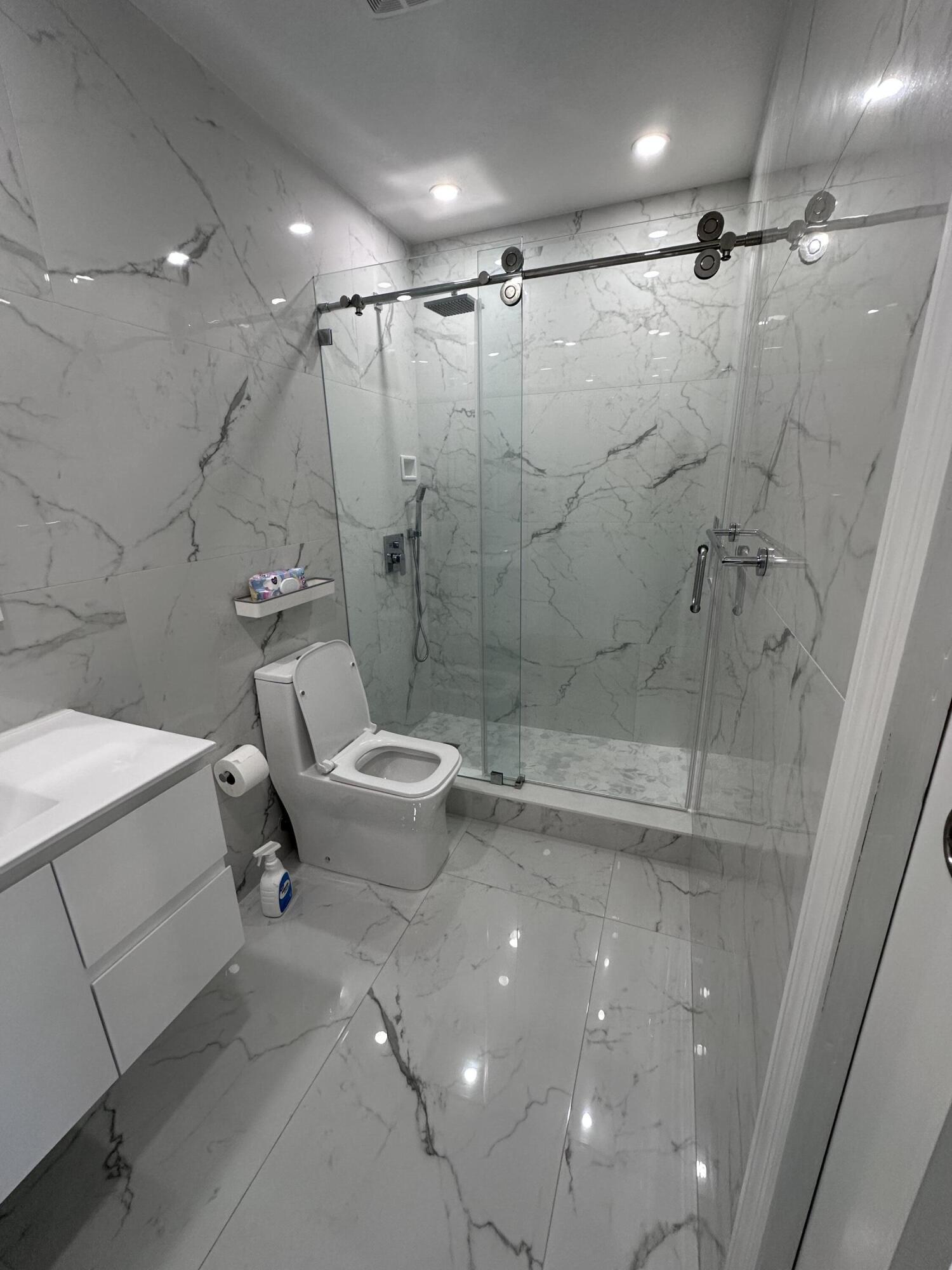 300 E 4th #103, Hialeah FL 33010