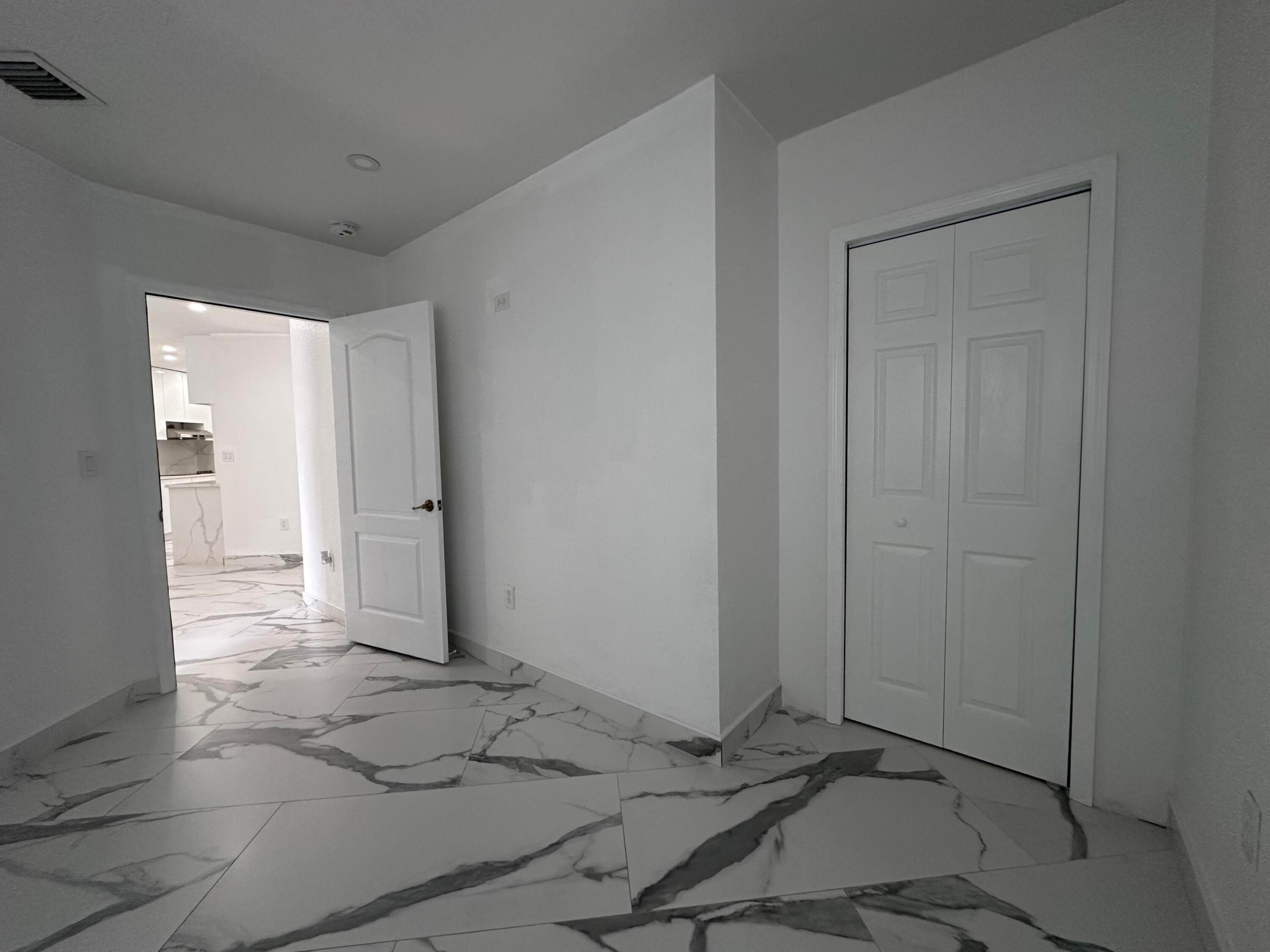 300 E 4th #103, Hialeah FL 33010