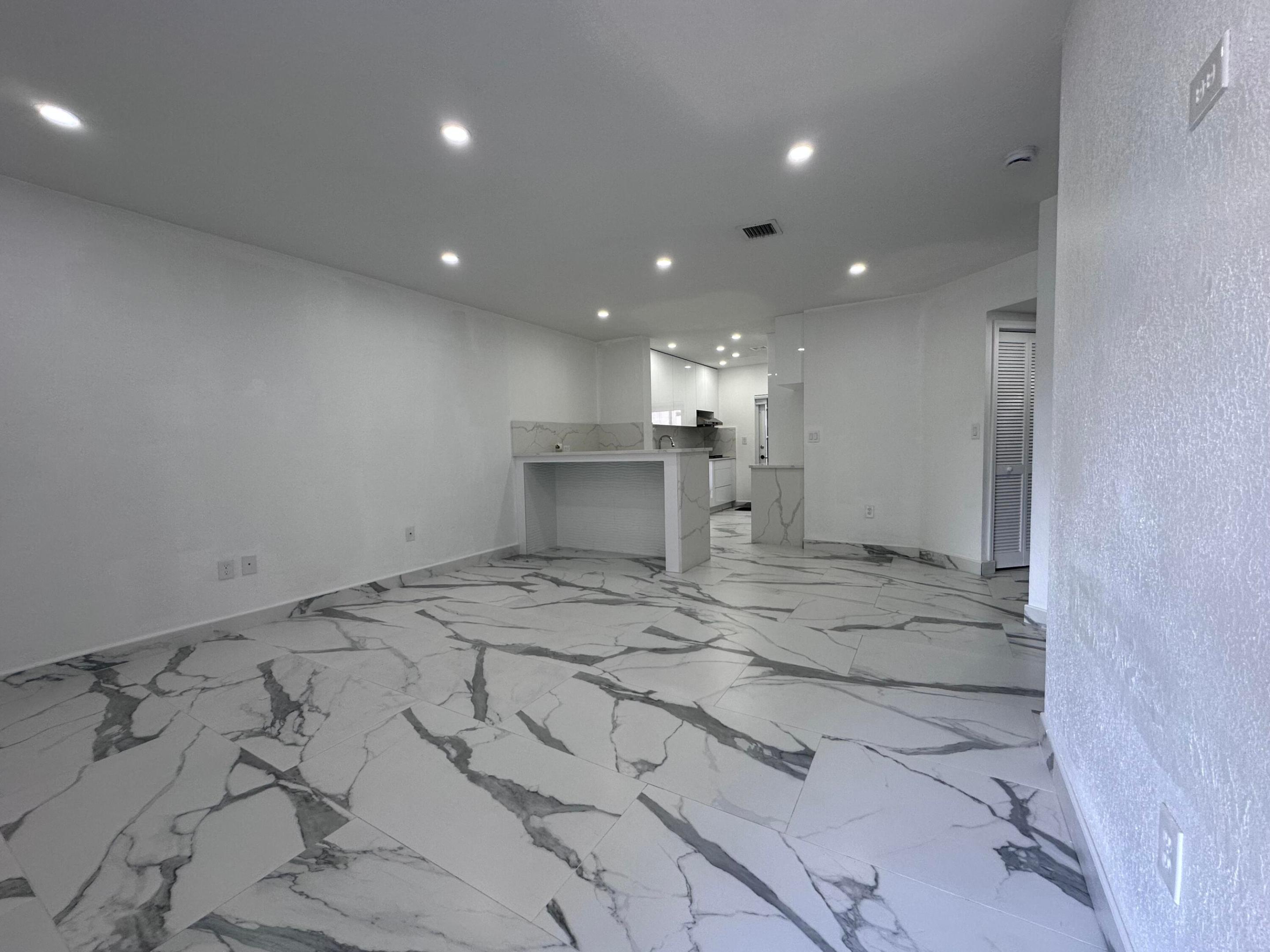 300 E 4th #103, Hialeah FL 33010