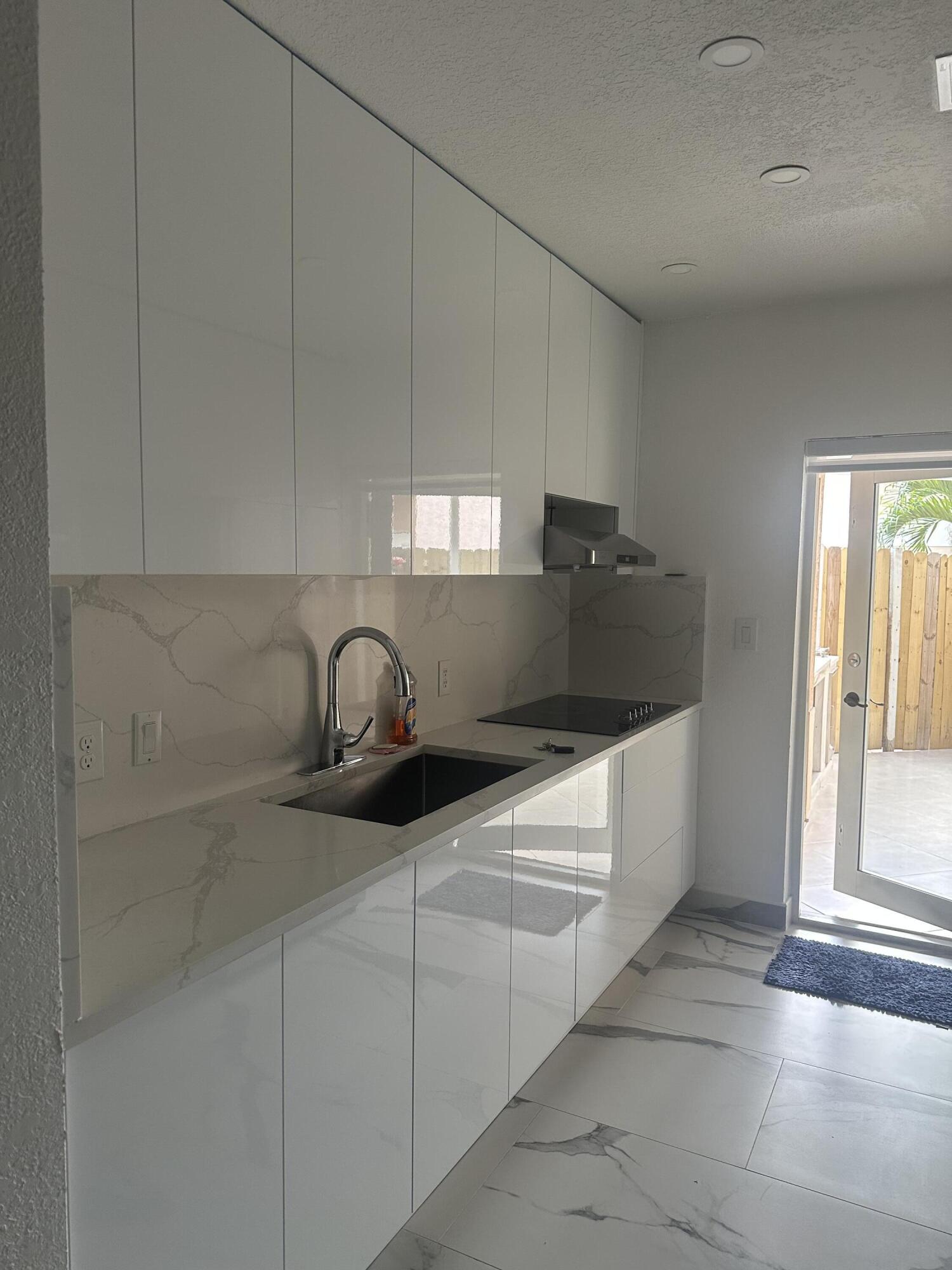 300 E 4th #103, Hialeah FL 33010
