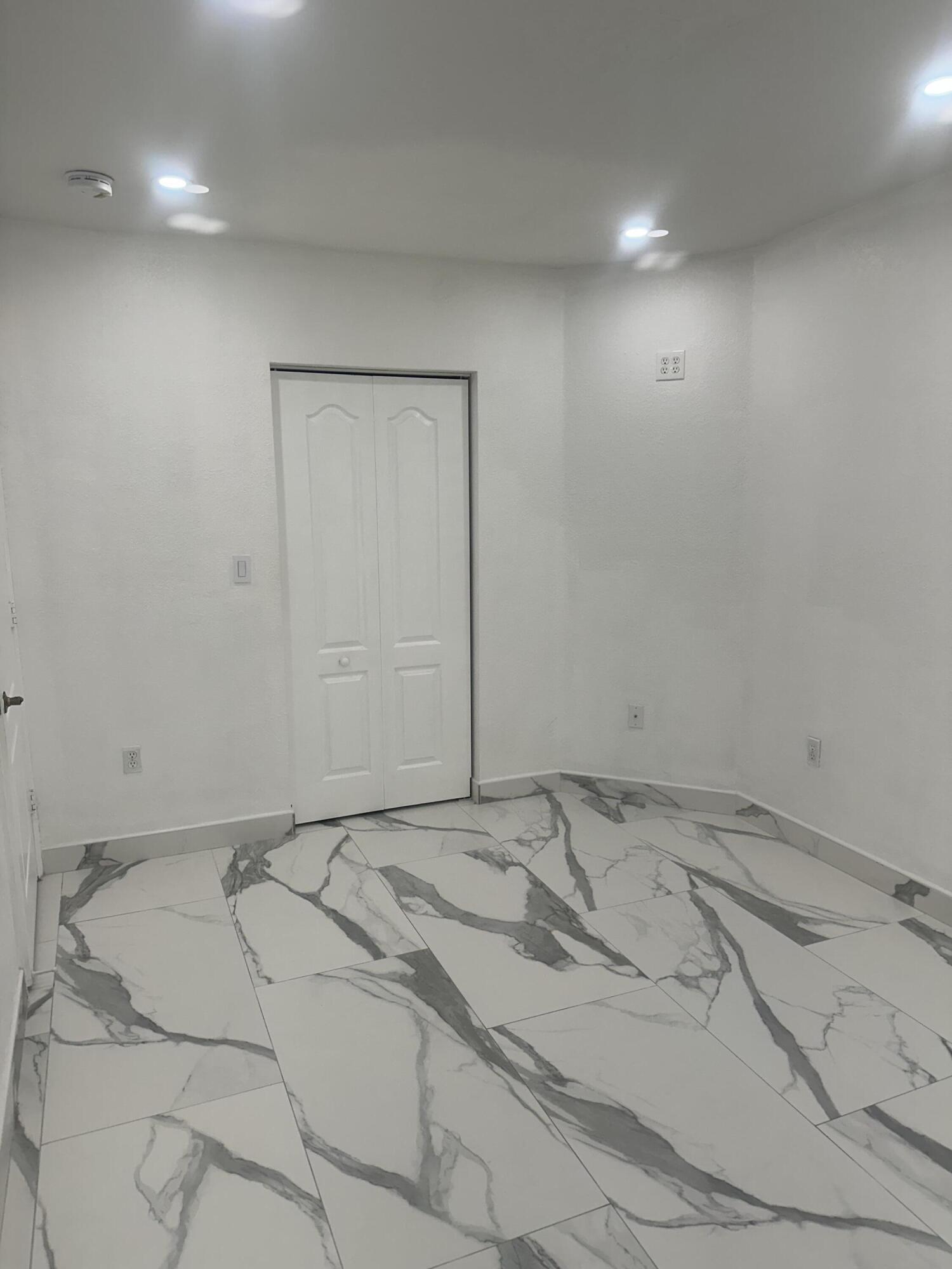 300 E 4th #103, Hialeah FL 33010