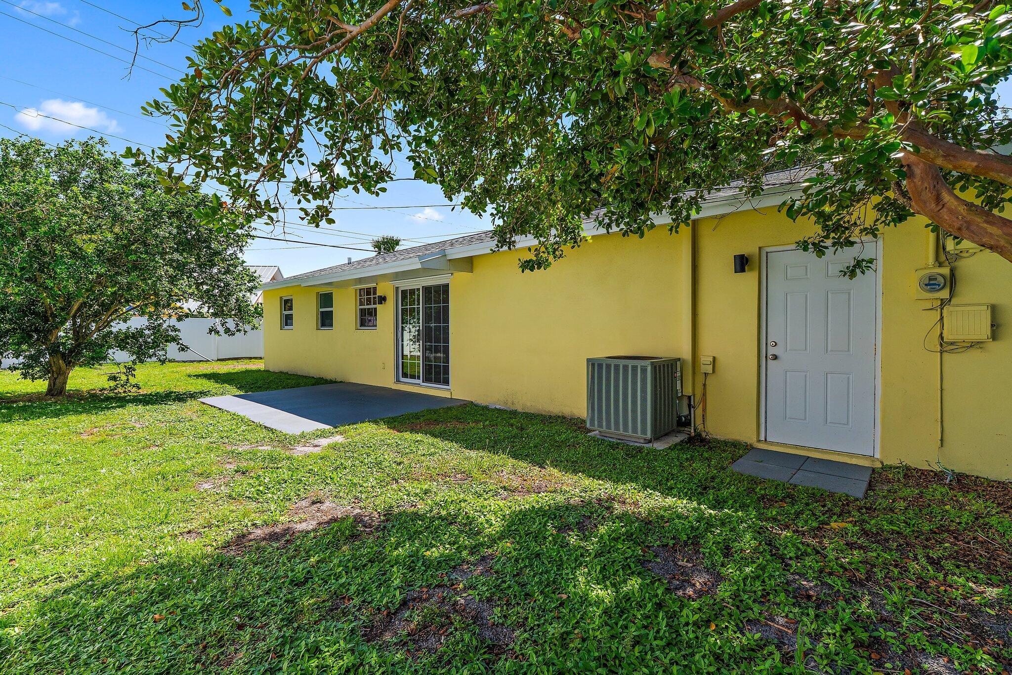 678 Riverside, Palm Beach Gardens FL 33410