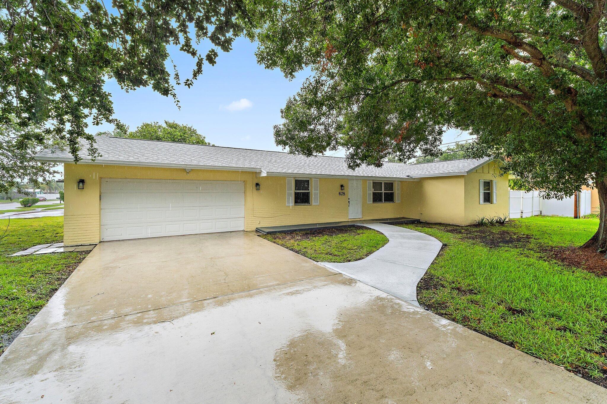 678 Riverside, Palm Beach Gardens FL 33410