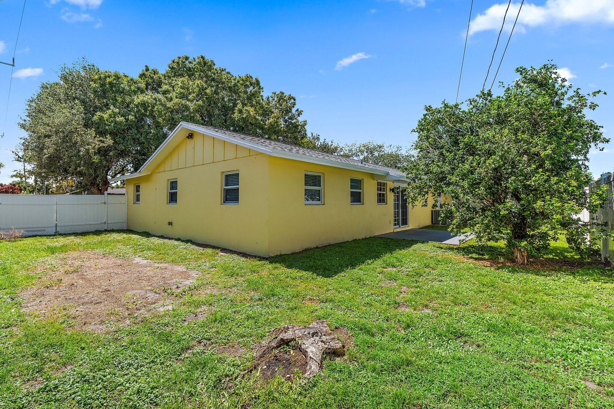 678 Riverside, Palm Beach Gardens FL 33410