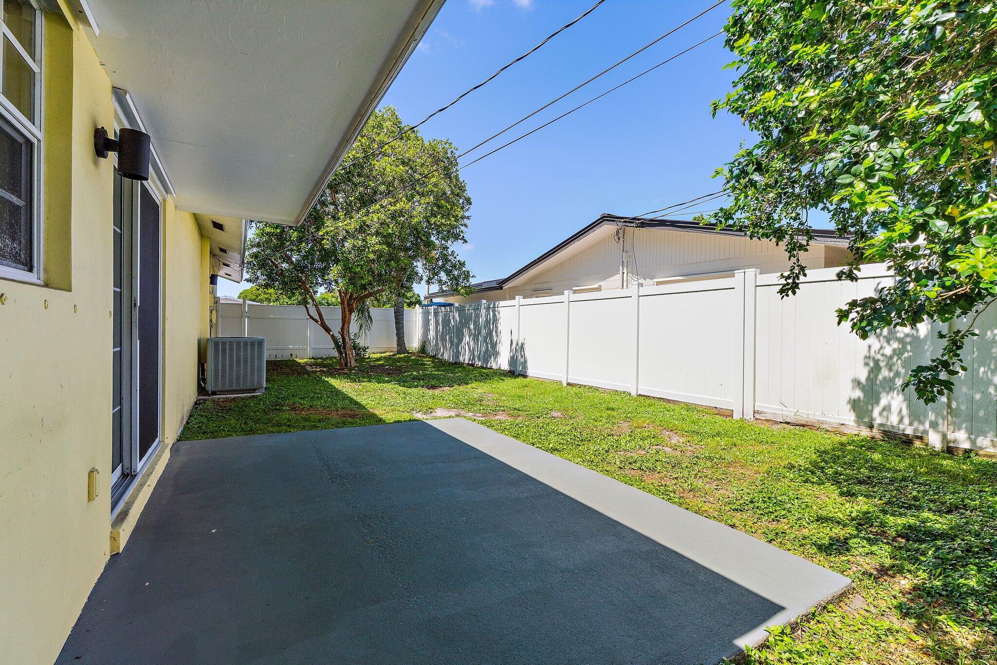 678 Riverside, Palm Beach Gardens FL 33410