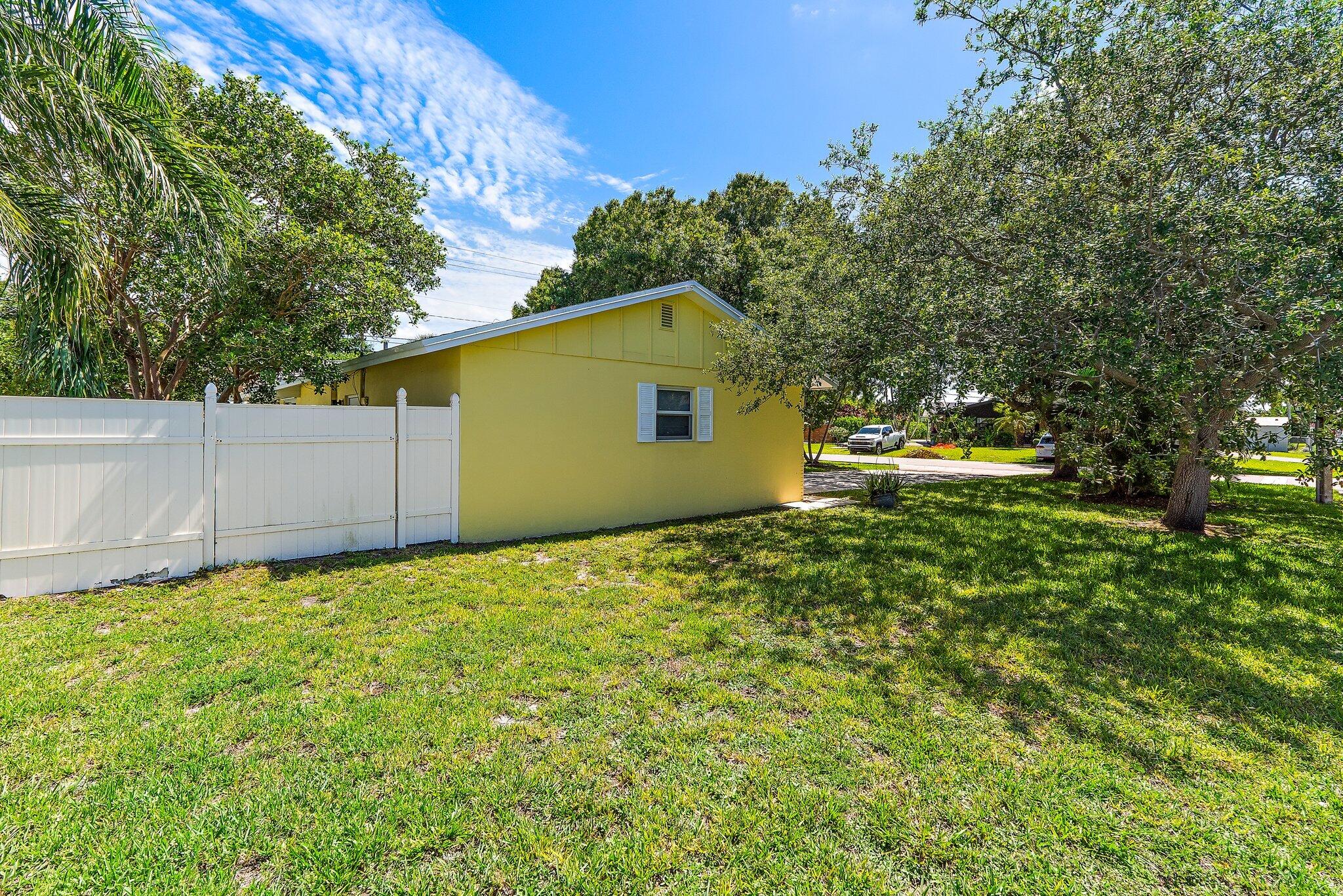 678 Riverside, Palm Beach Gardens FL 33410