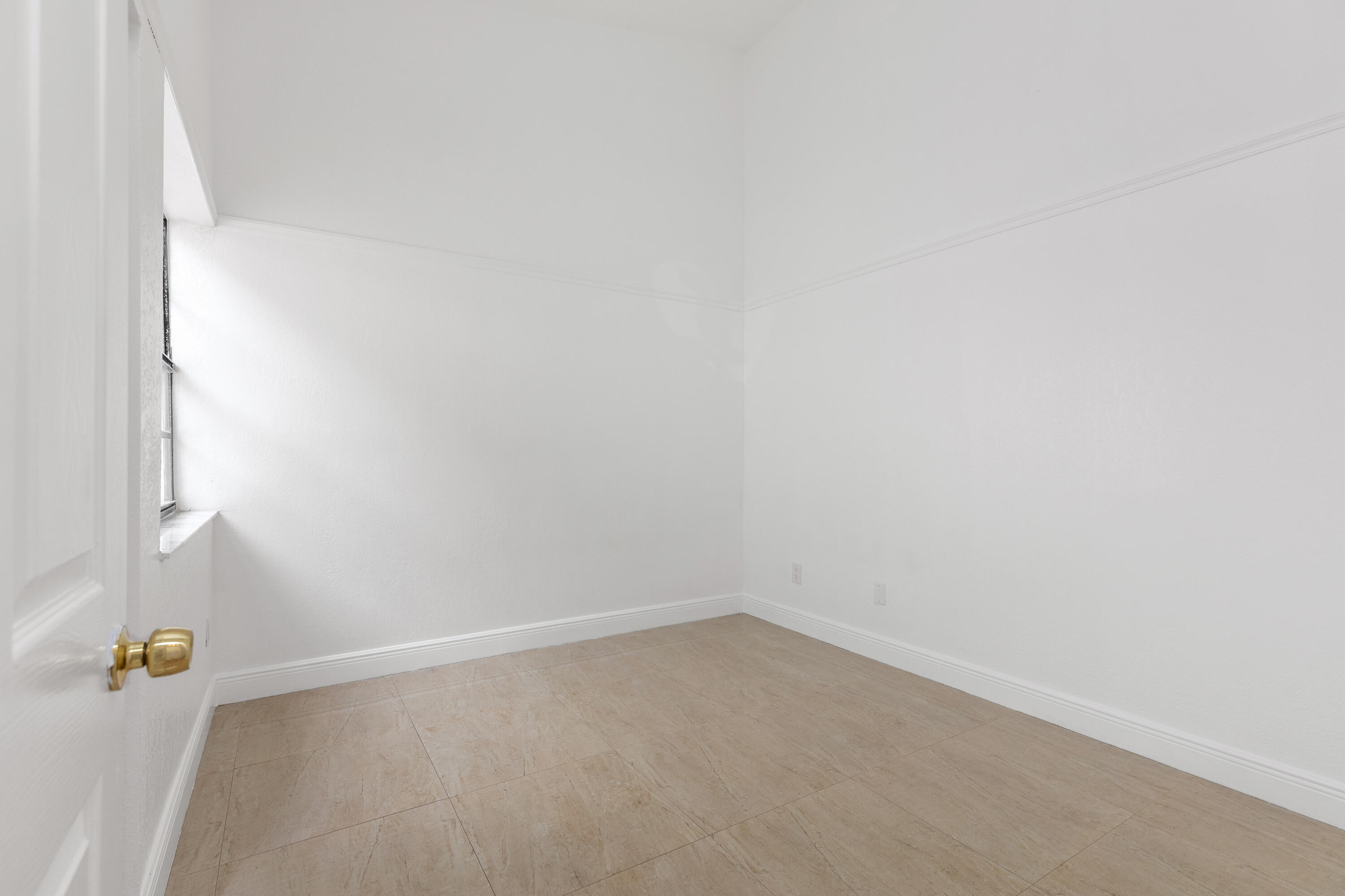 3530 Magellan #613, Aventura FL 33180