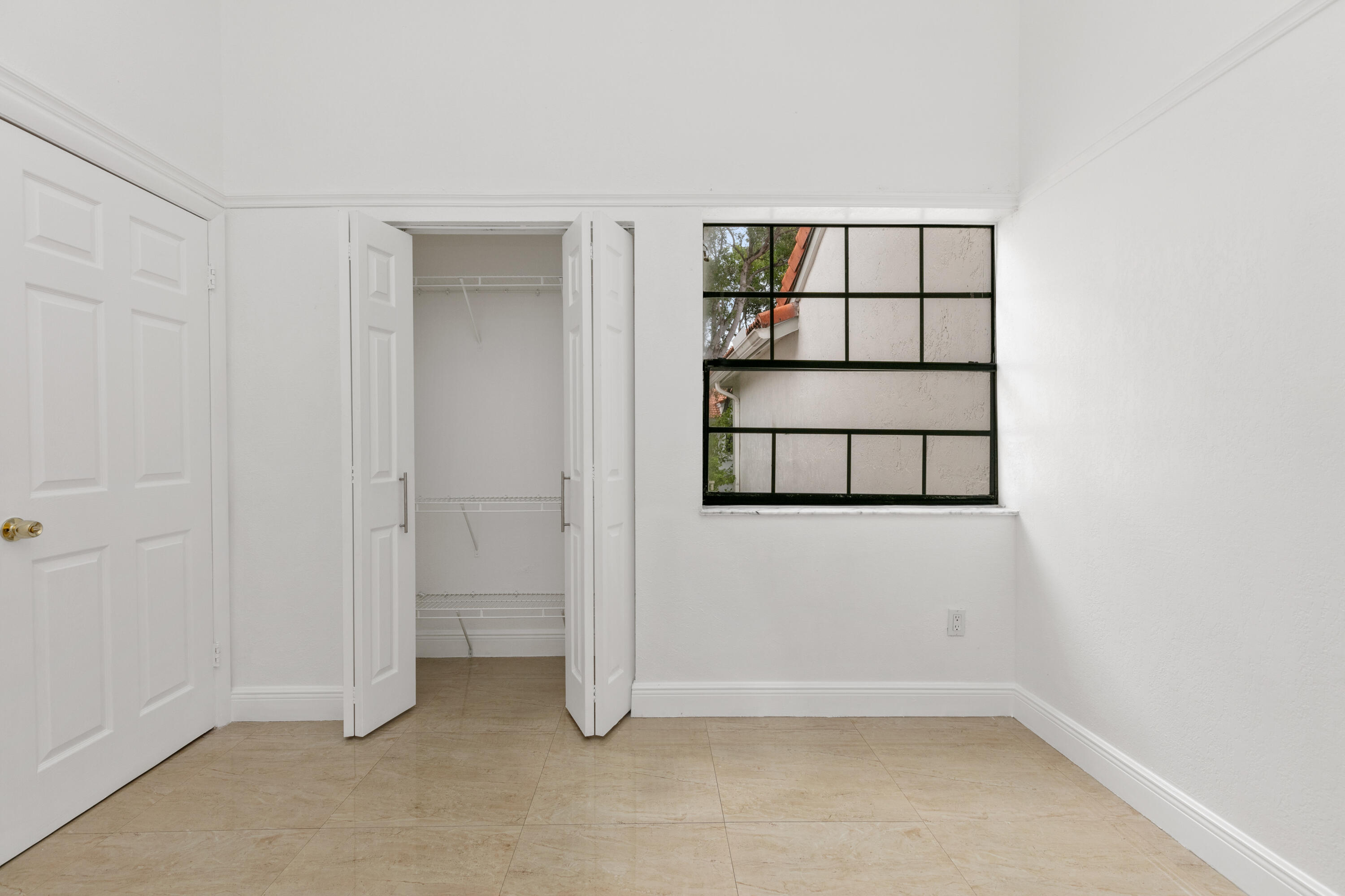 3530 Magellan #613, Aventura FL 33180